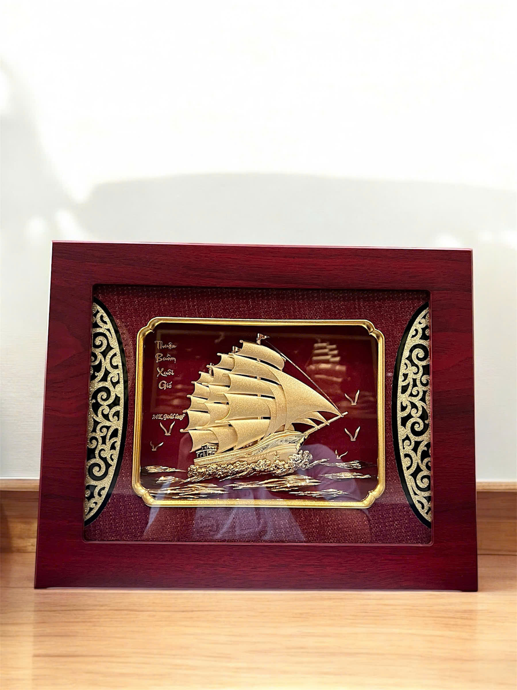 Tranh thuyền thuận buồm xuôi gió 34 cm x 27 cm  mạ vàng 24k_thumbnail_1