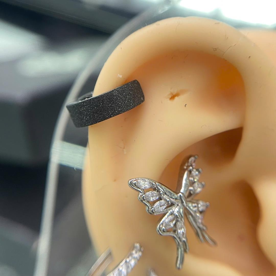 khuyên kẹp giả đen nhám kim tuyến nhấp nhánh size 10_thumbnail_3