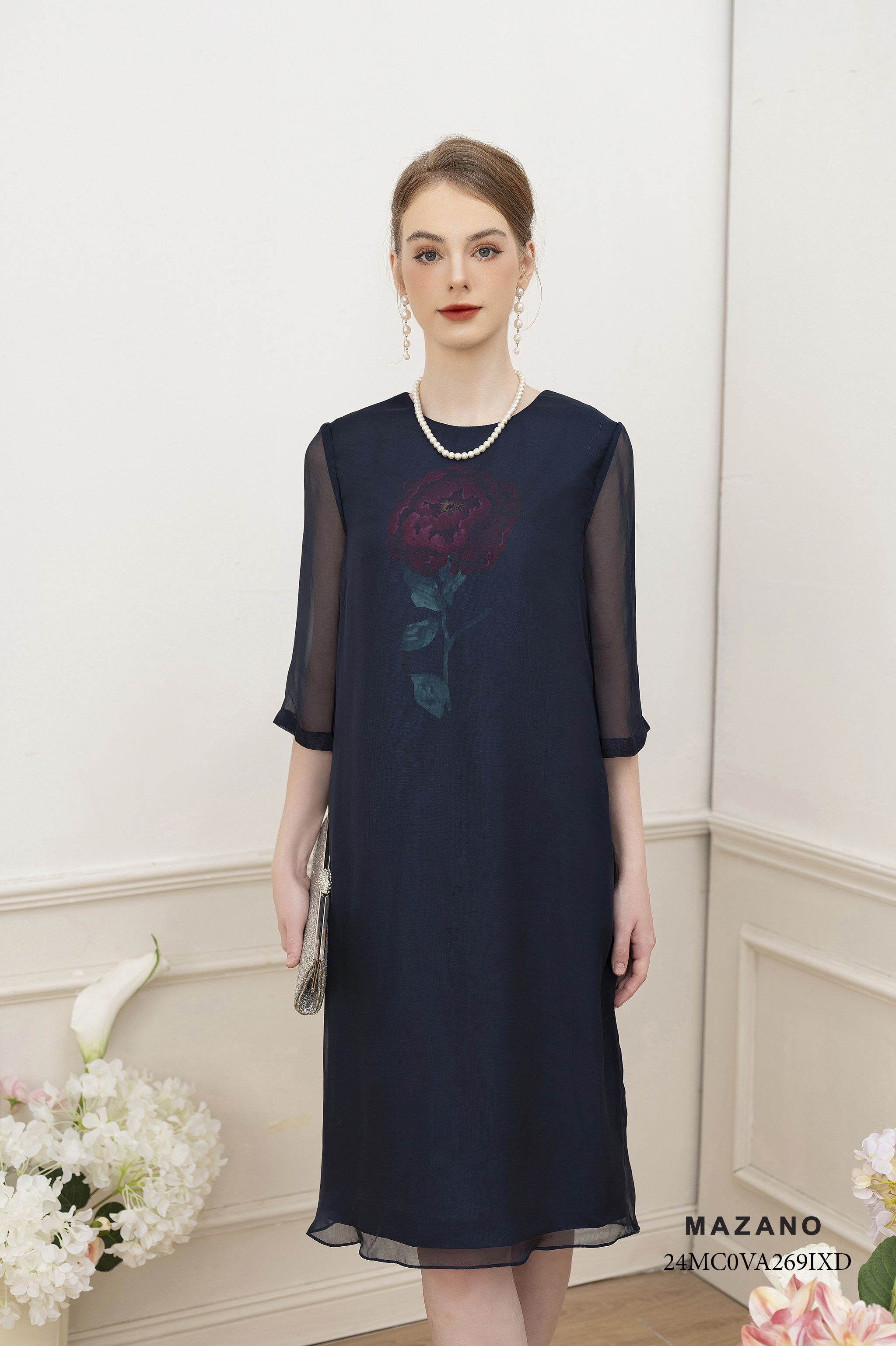 Váy Đầm suông Vải Voan tơ phủ trên vải lụa Họa tiết Hoa  bố cục cách điệu Cổ tròn vừa tay lỡ Dài qua gối_thumbnail_2