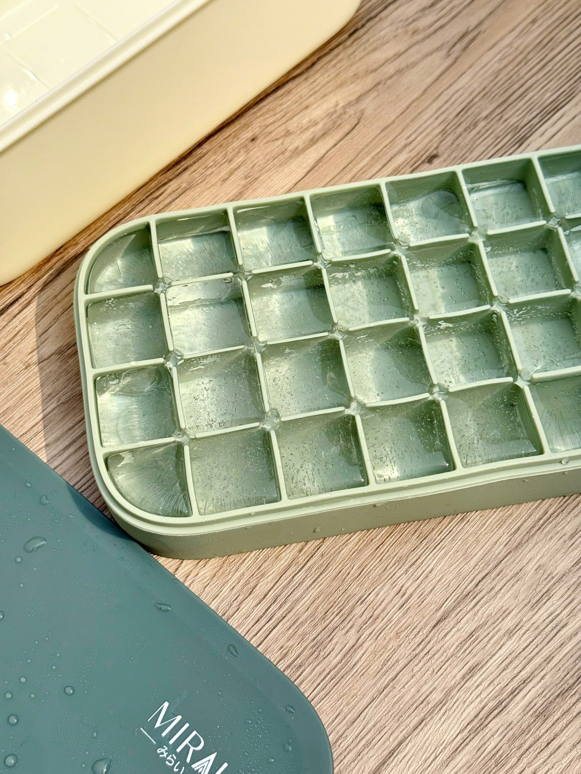 Hộp 2 Khay Đá Silicon Có Nắp Đậy & Khay Trữ Đá Mirai_thumbnail_14