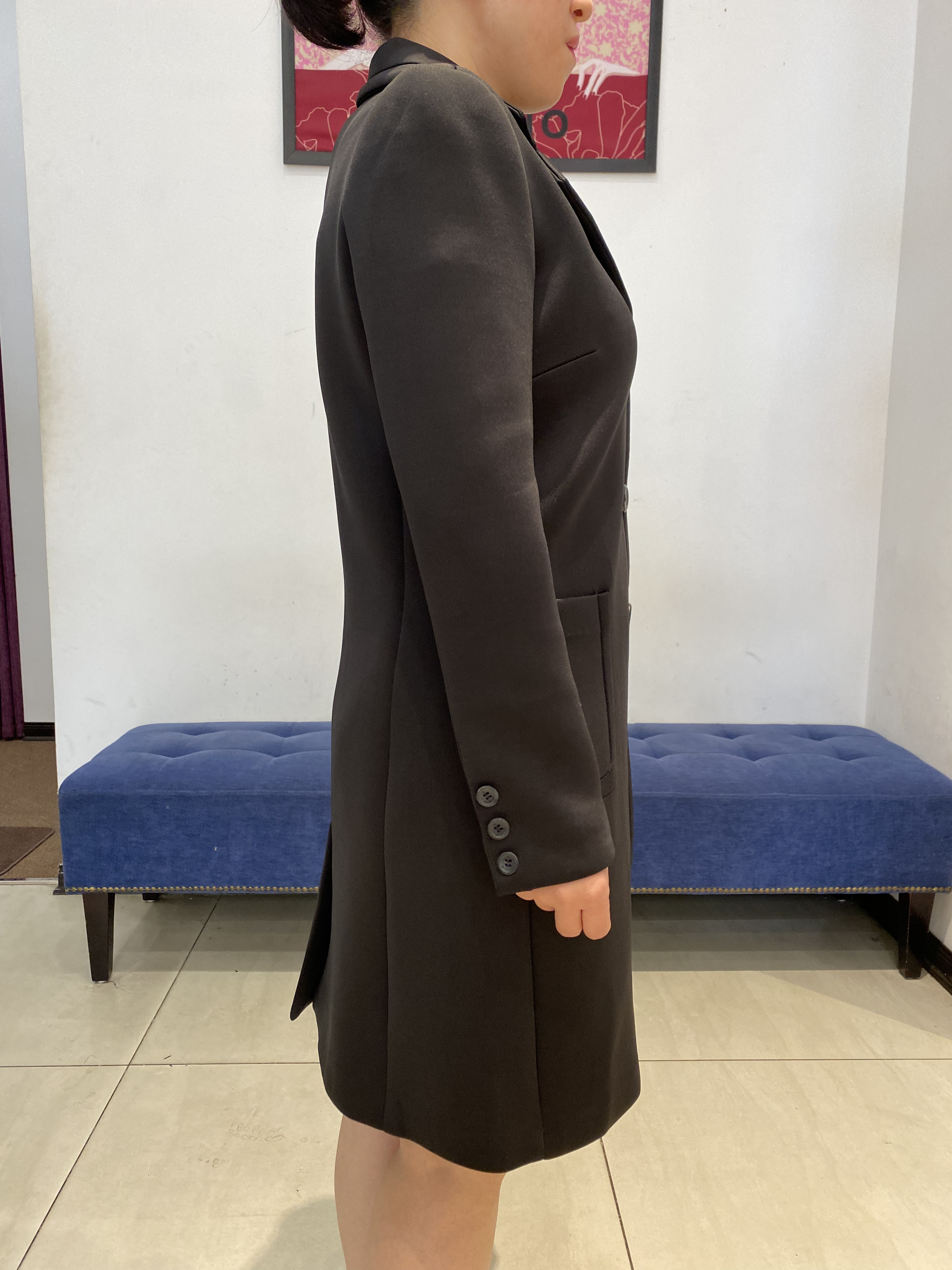 Áo Măng tô vải dạ Yumi cổ V màu đen