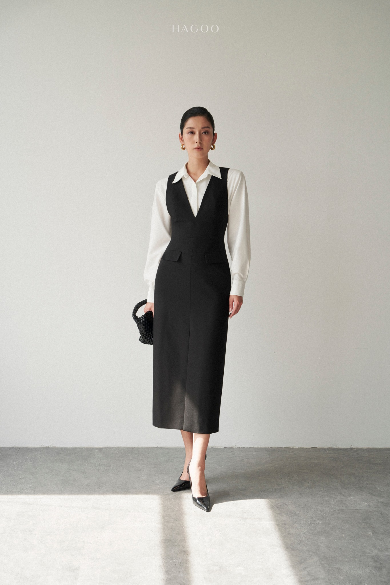 Váy cổ V xẻ sâu HAGOO_thumbnail_0