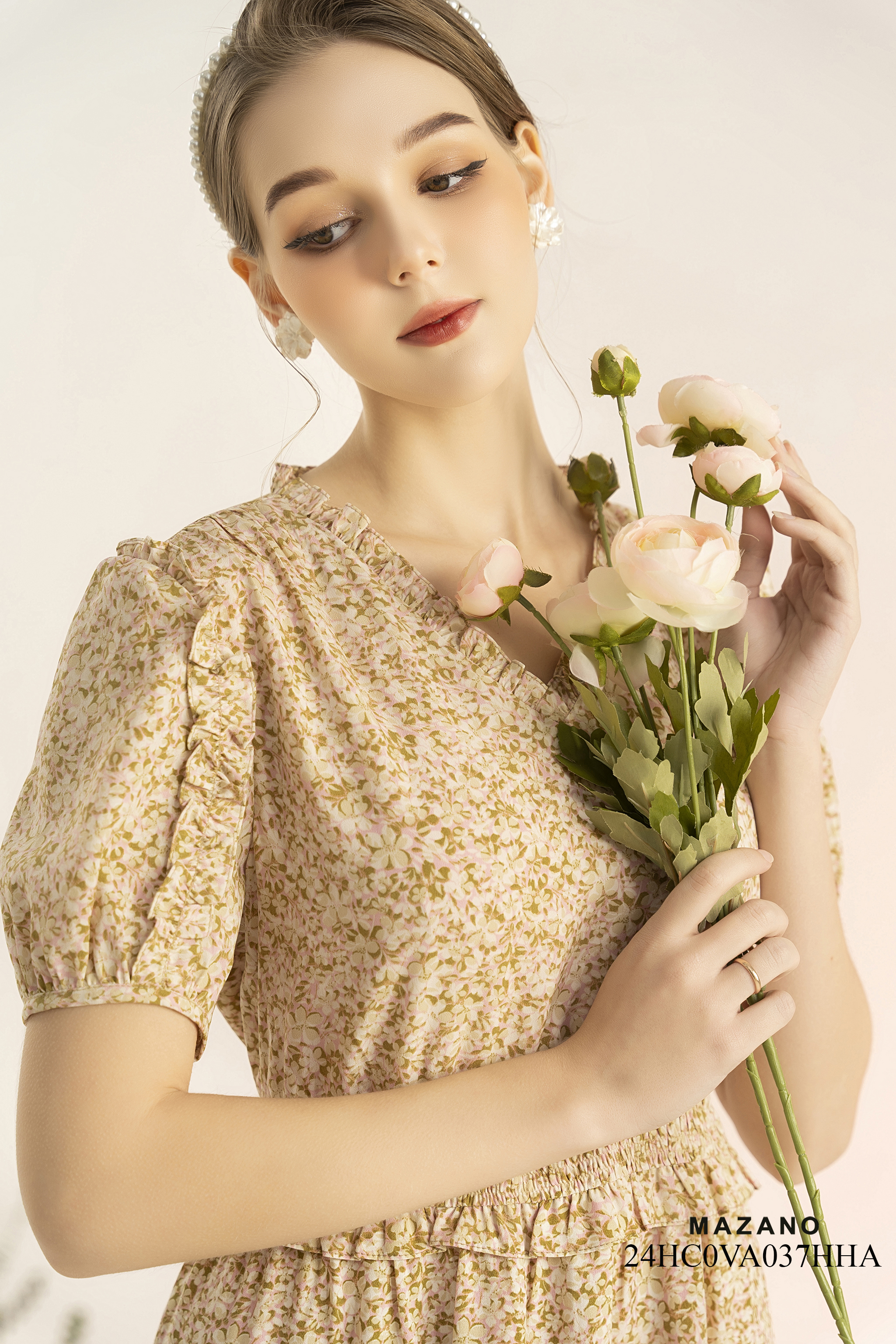 Đầm nâu nhạt hoa nhí pastel chun eo phối bèo tầng_thumbnail_3