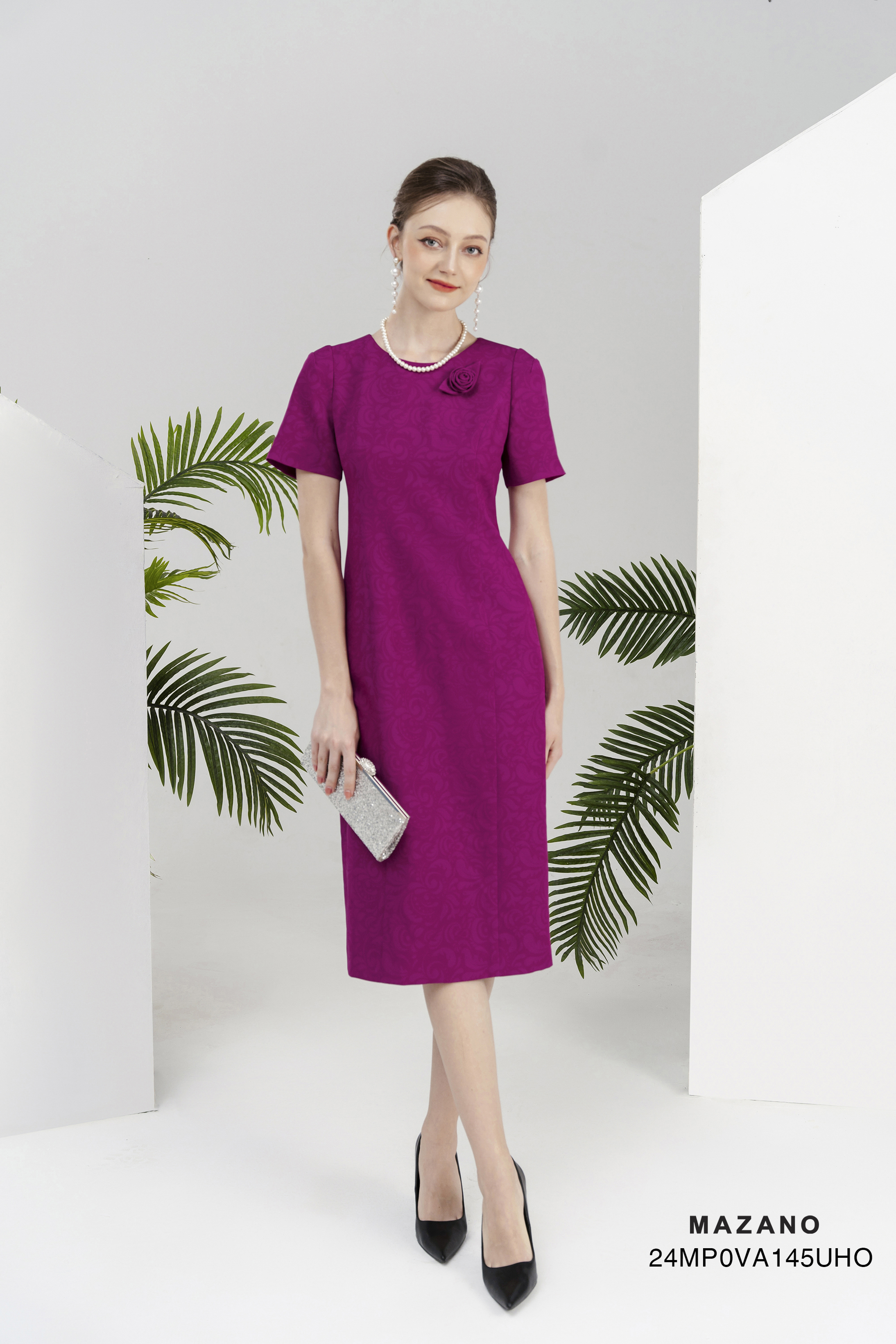 Váy Đầm suông Vải thô in họa tiết chìm đính hoa cuốn Cổ tròn vừa Tay ngắn Dài ngang bắp chân_thumbnail_4