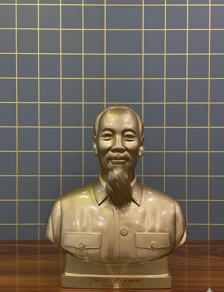 Tượng Bác Hồ Bán Thân cao 70cm đúc đồng đỏ