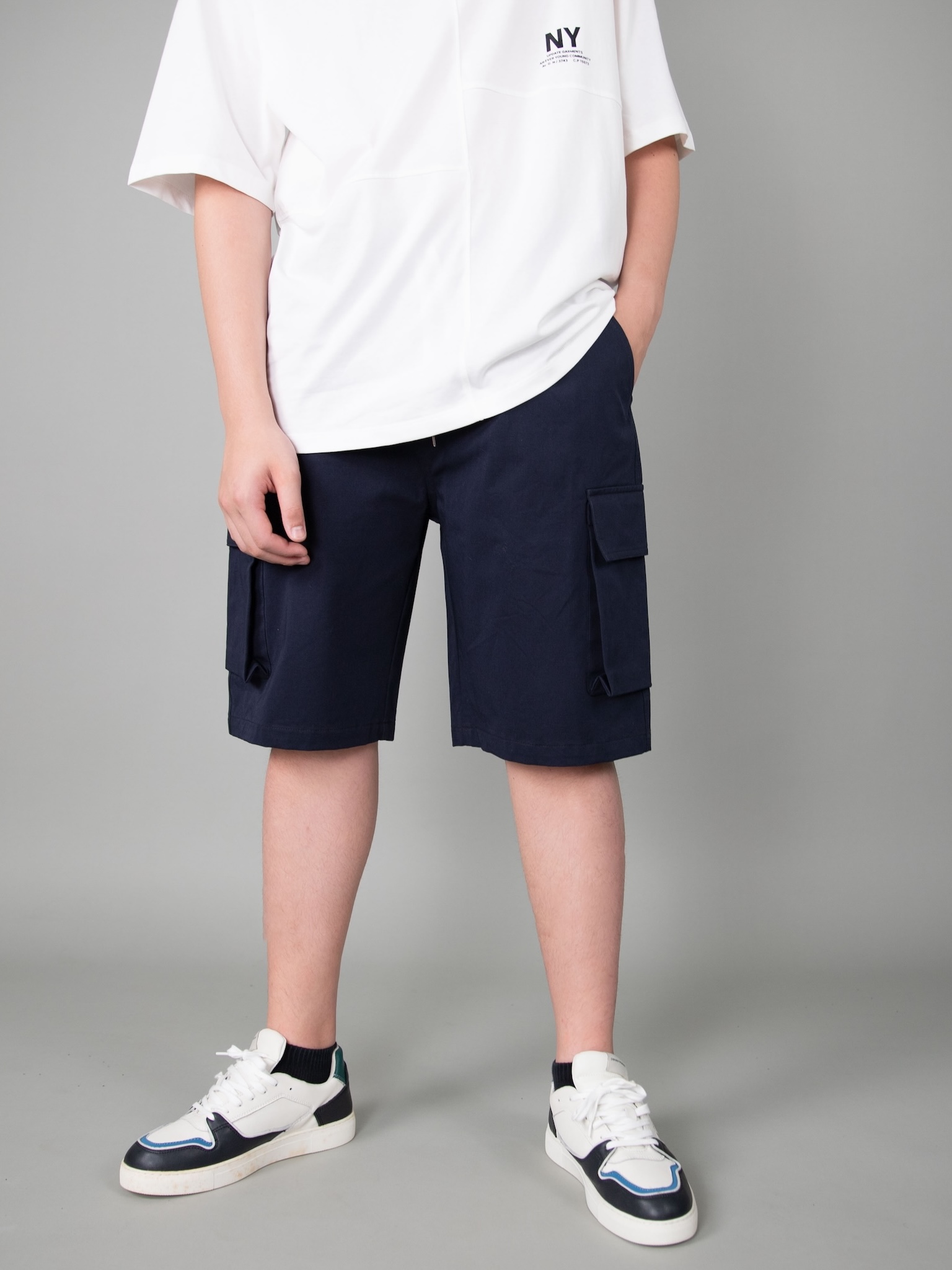 Quần short kaki màu navy túi hộp