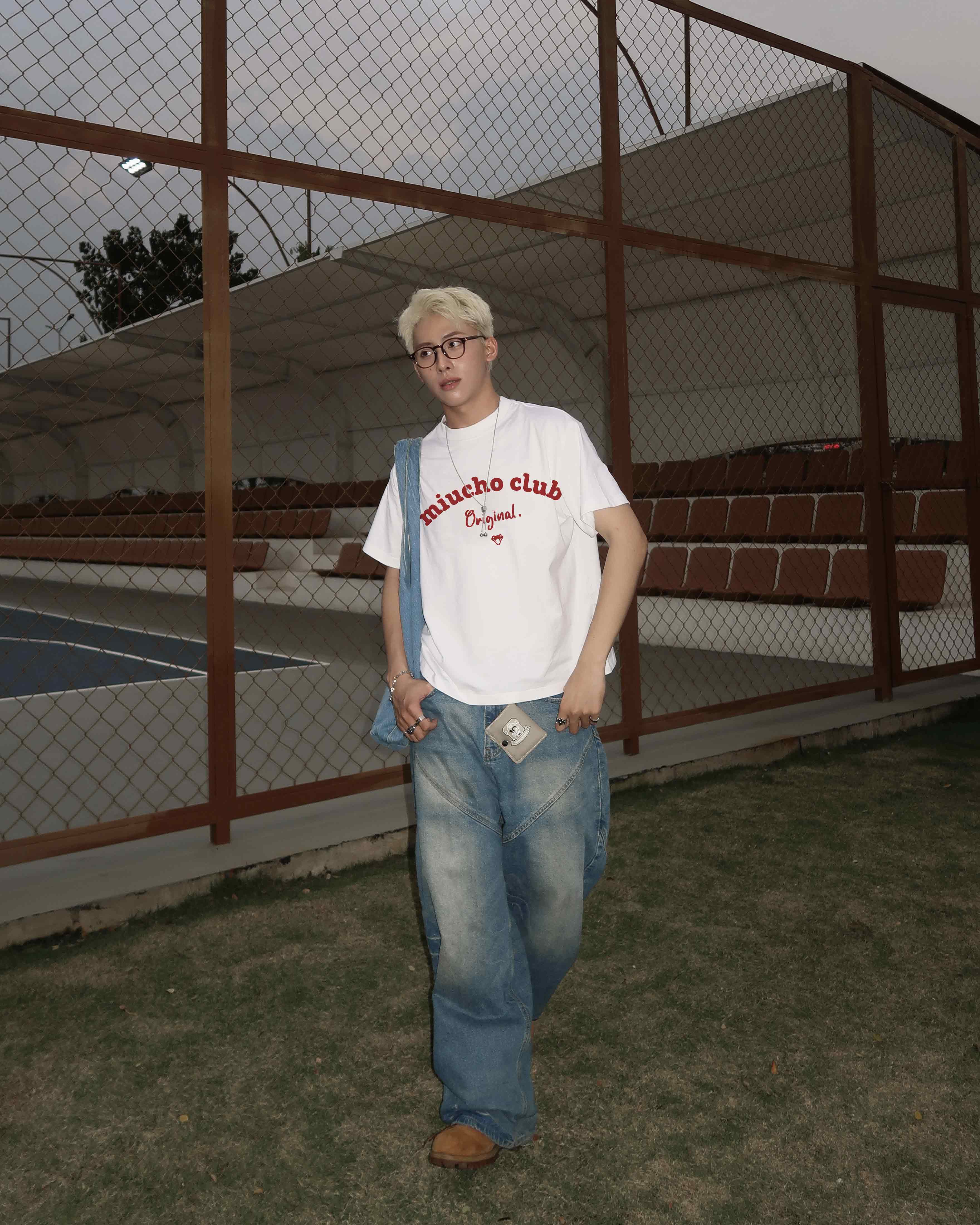 Áo phông tết form boxy local brand cổ tròn chất vải cotton 2c 250gsm 1816 Miucho Club in basic_thumbnail_6