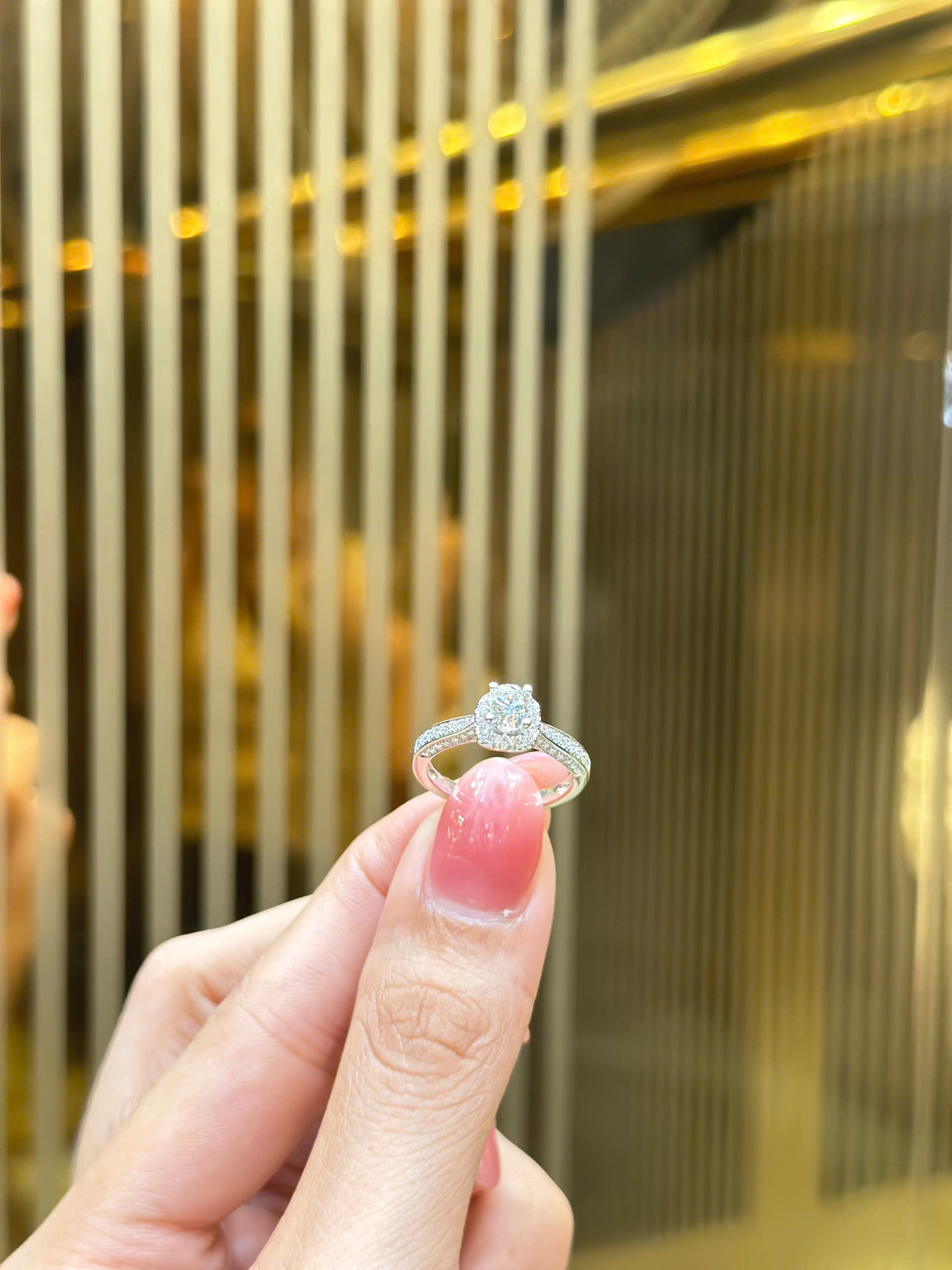 Nhẫn Chủ 5Ly D VS1_thumbnail_5