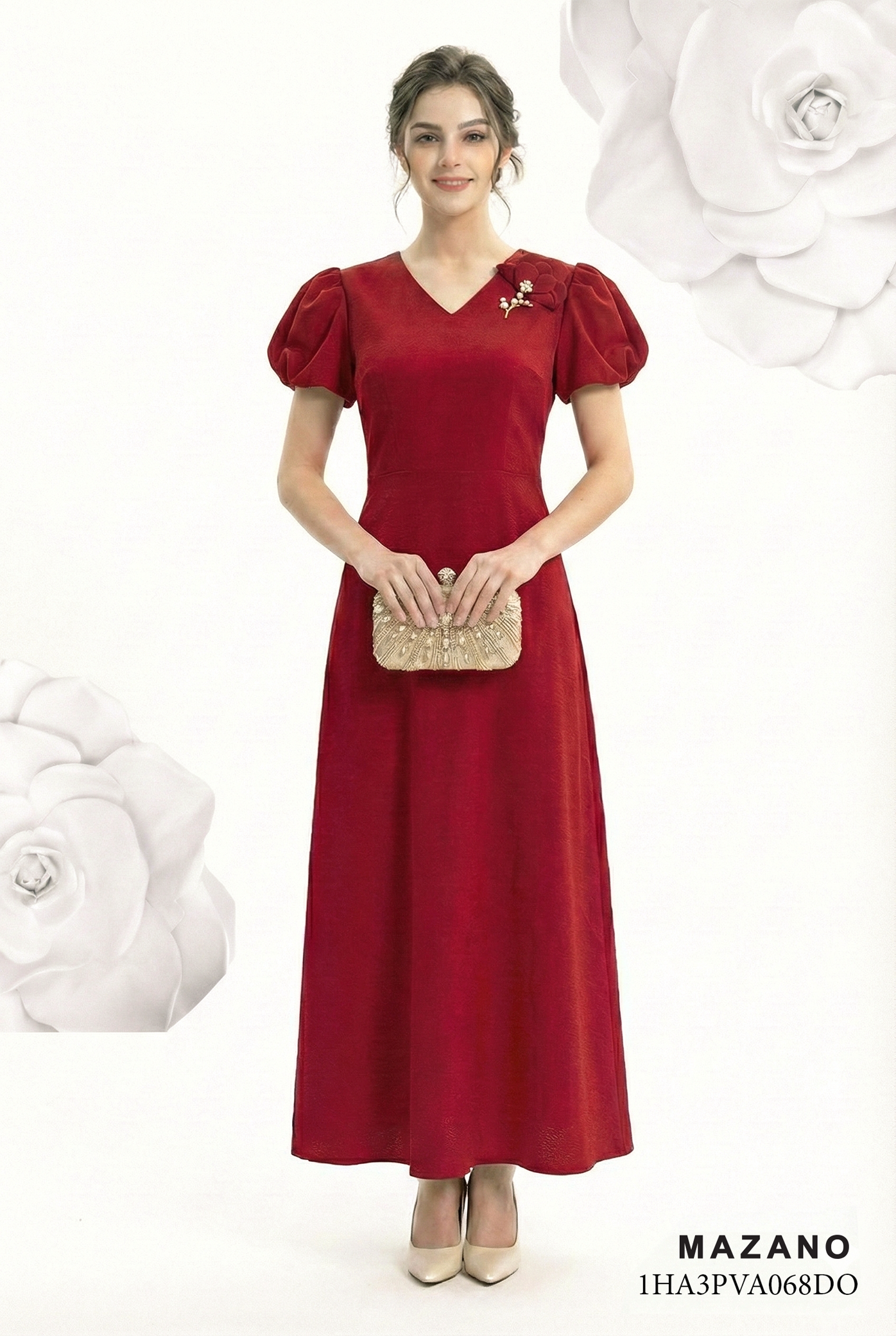 Đầm  lụa đỏ đơn sắc dáng thân ôm chân rủ cổ V tay ngắn đính trang trí  thiết kế MAZANO