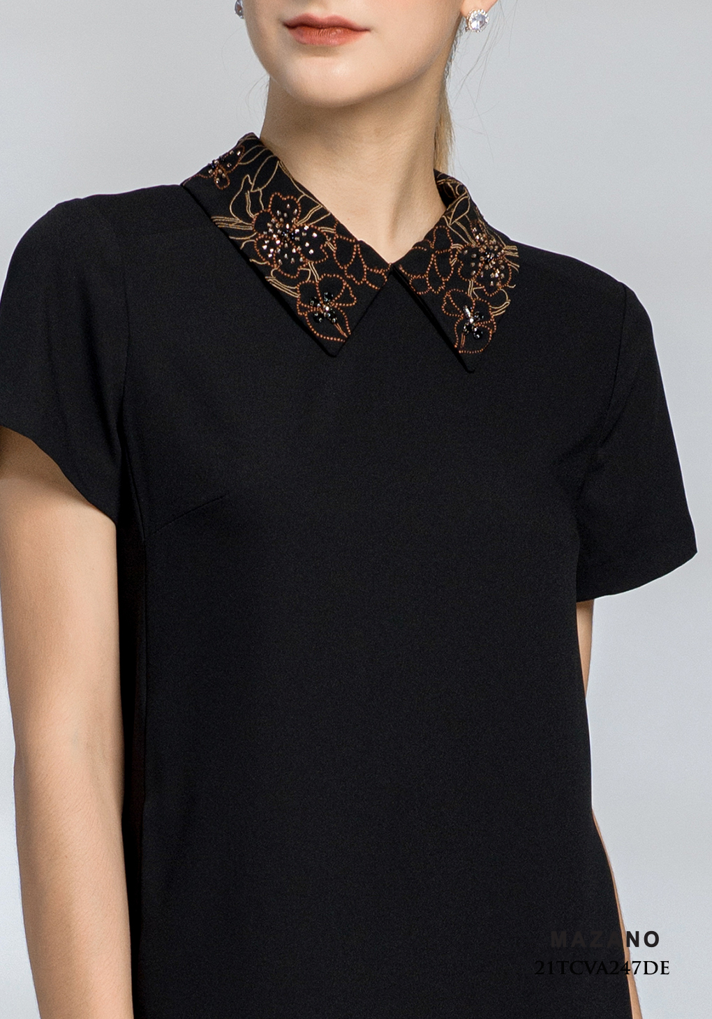 Váy đen suông cổ thêu đính hoa_thumbnail_4