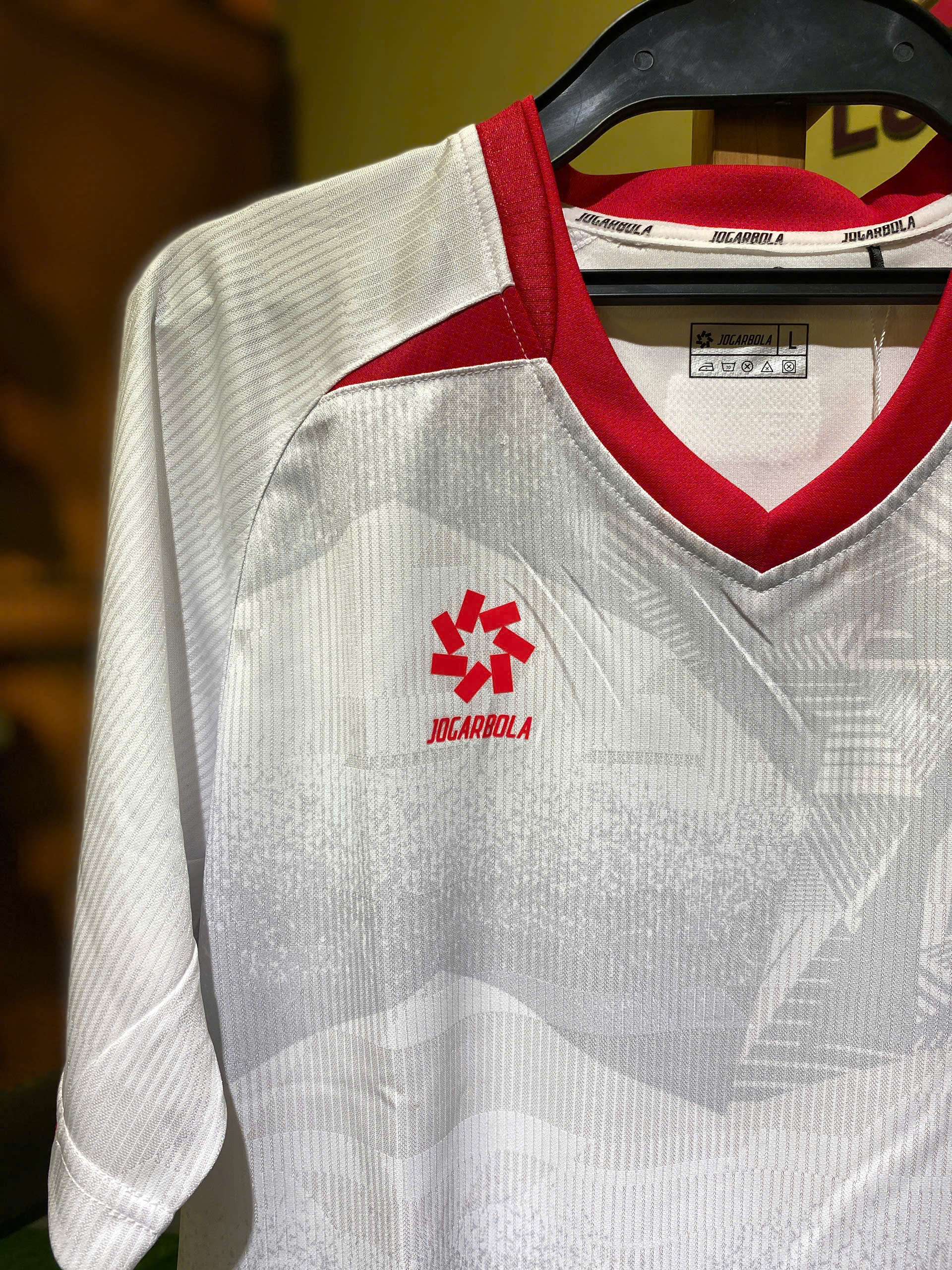 Áo đội tuyển Việt Nam sân khách trắng 2025 PLAYER_thumbnail_3