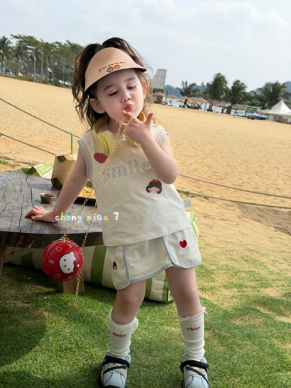 CX01 - Set áo sát nách kem phối quần short hình bé gái hãng CX7