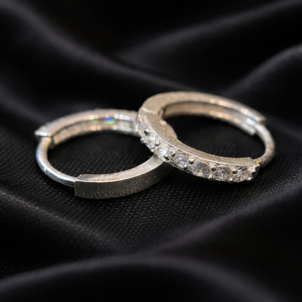 Khuyên vòng bạc xi kim nửa vòng đá sz10