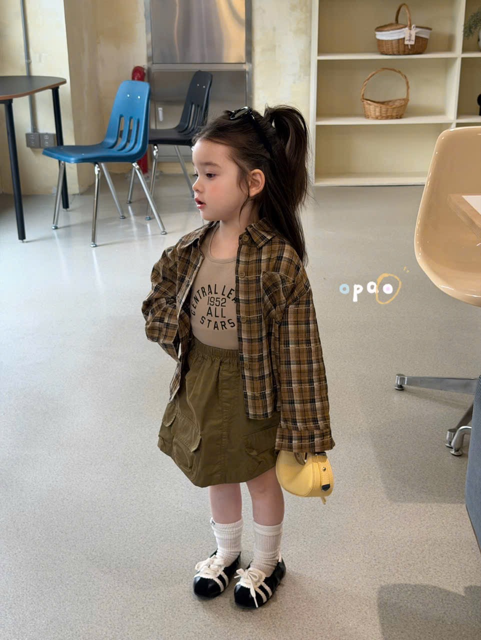 (E134) Áo thun ba lỗ nâu hoạ tiết chữ hãng Opao