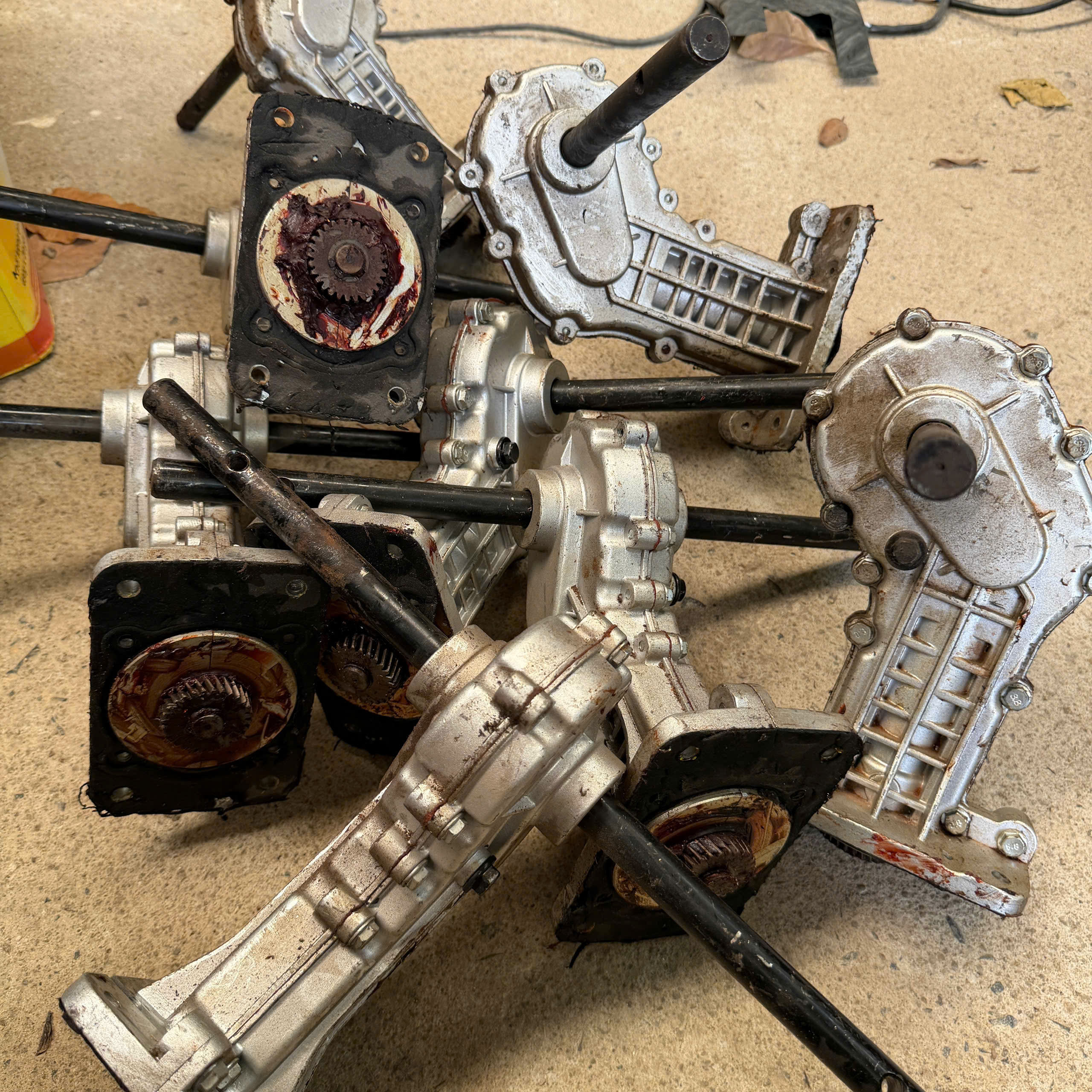 Bộ hộ số giảm tốc đổi góc nhông kim loại máy xới đất nống nghiệp_thumbnail_10