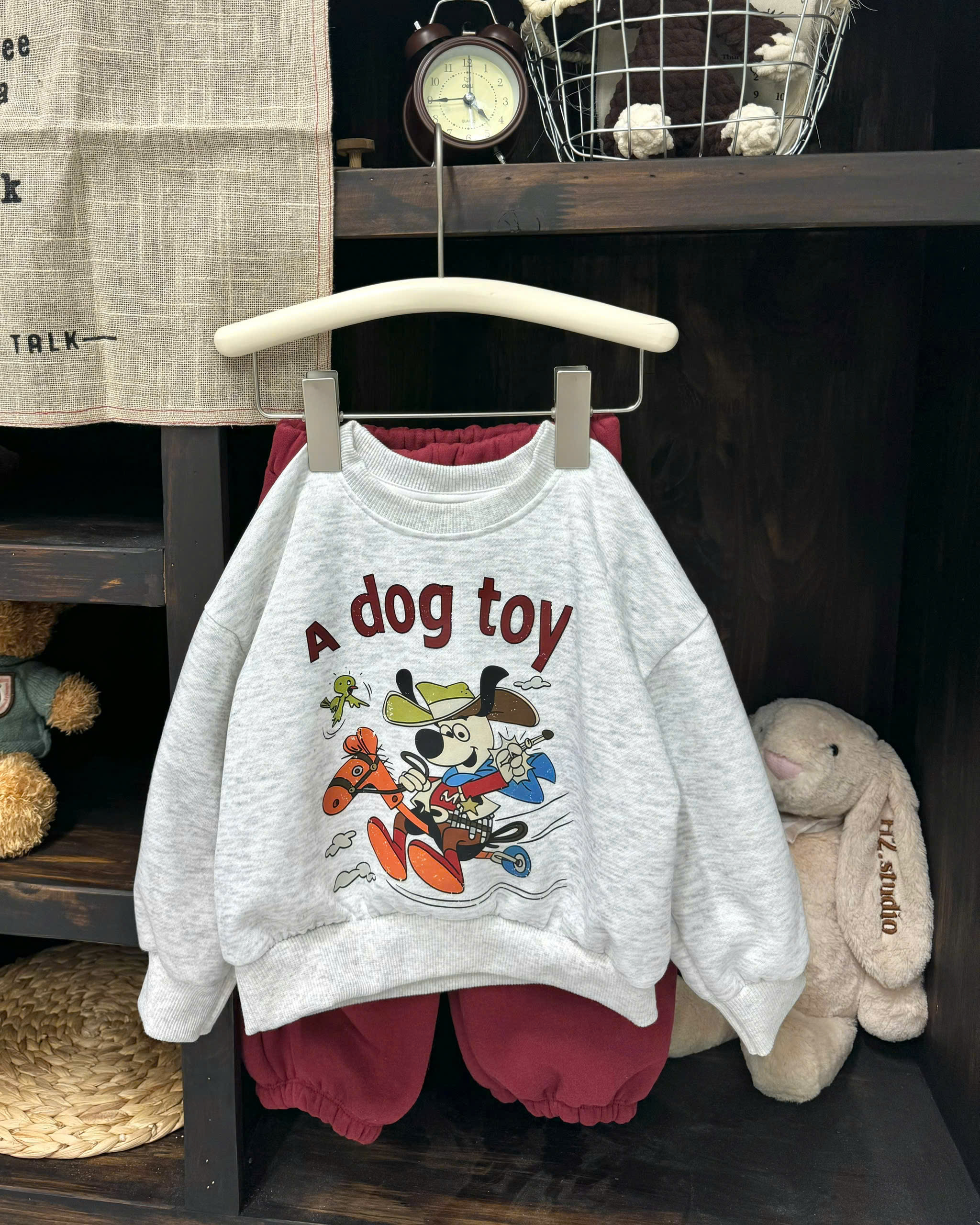 Q96 BỘ NỈ DÀI TAY A DOG TOY- A210.401