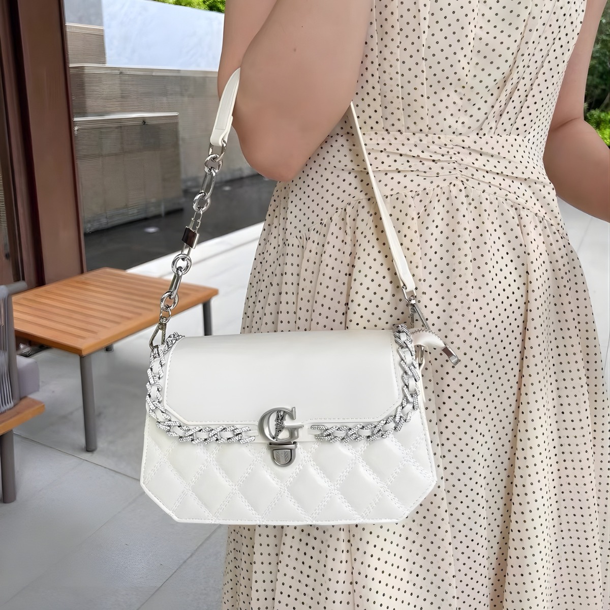 Túi xách nữ UHE_2524 ELY – đeo vai da chần ô, viền quấn bạc, khóa sang trọng – Đen/Trắng_thumbnail_15