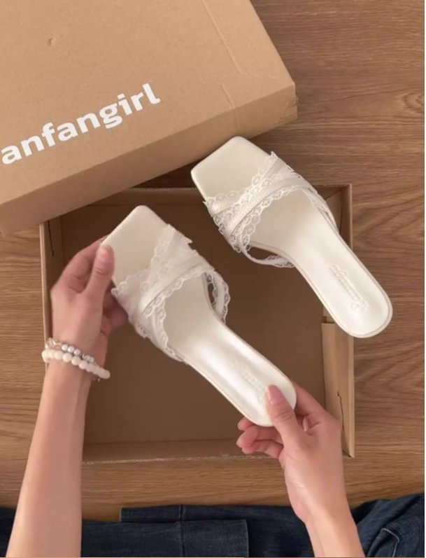 Dép Cao Gót Ren Nữ Tính – Sang Trọng & Quyến Rũ_thumbnail_3