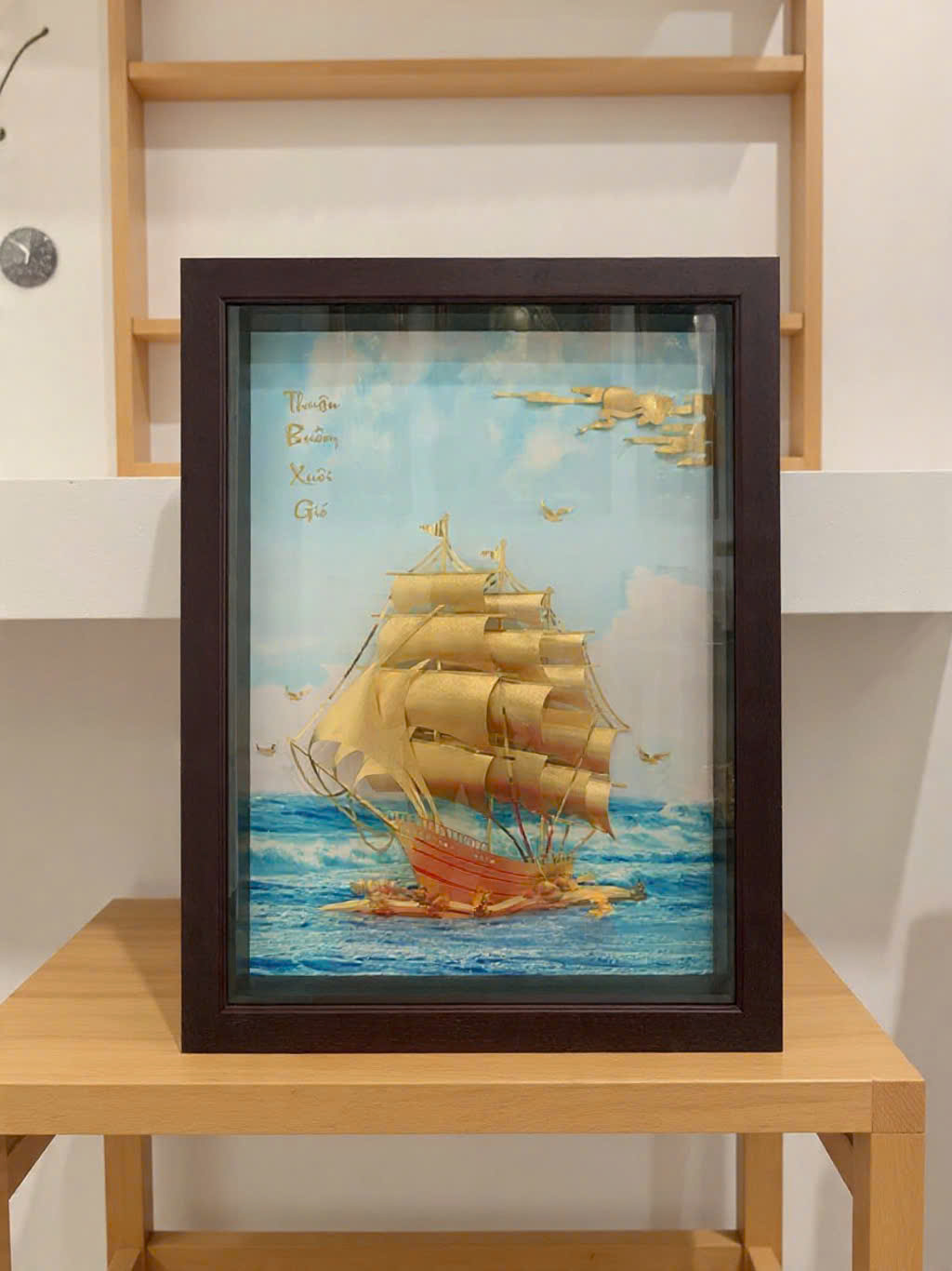 Tranh quà tặng thuyền thuận buồm xuôi gió nền xanh mạ vàng 24k KT 80CM X 60CM 