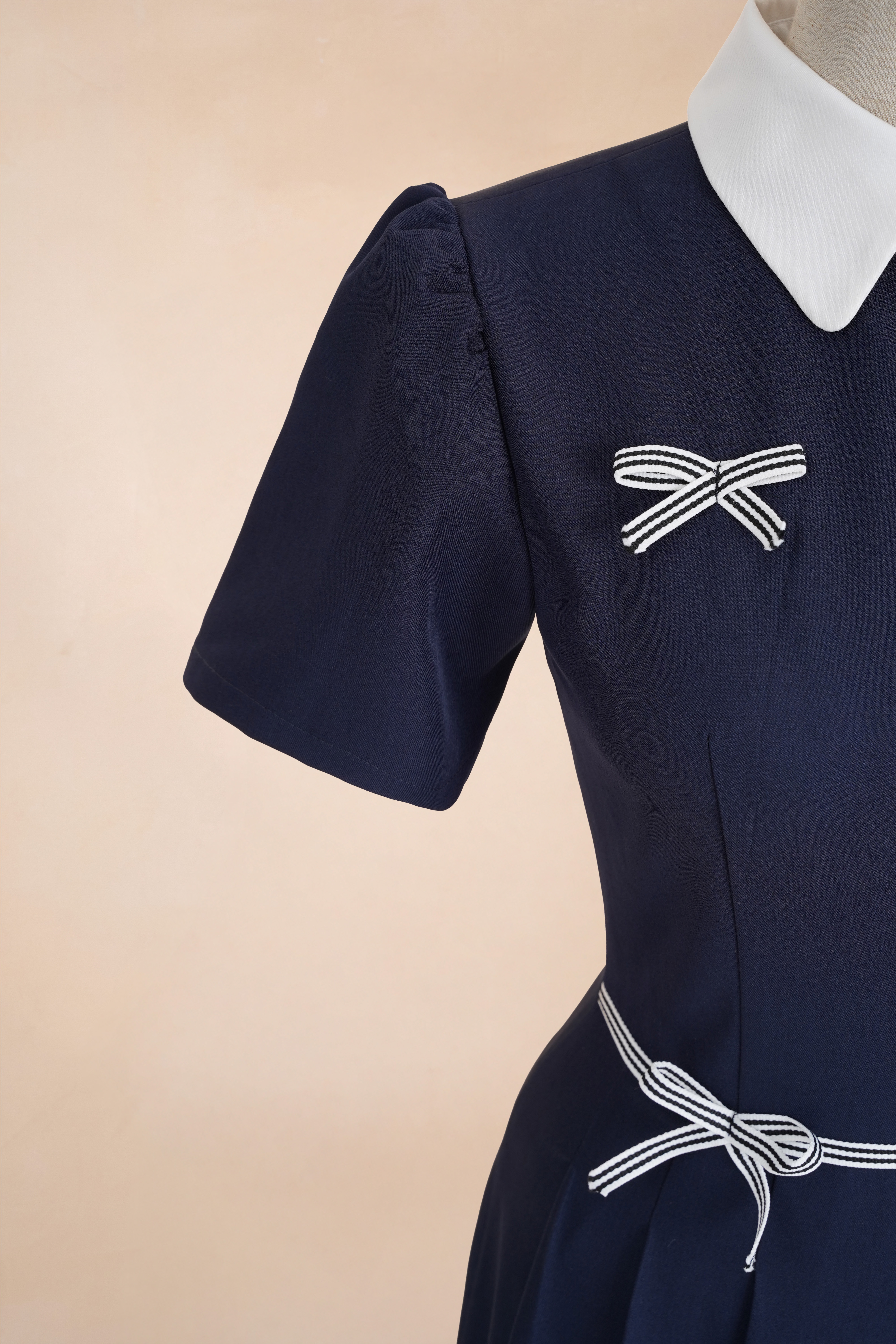 Đầm Xòe Cổ Trắng Đính Nơ TT_thumbnail_2