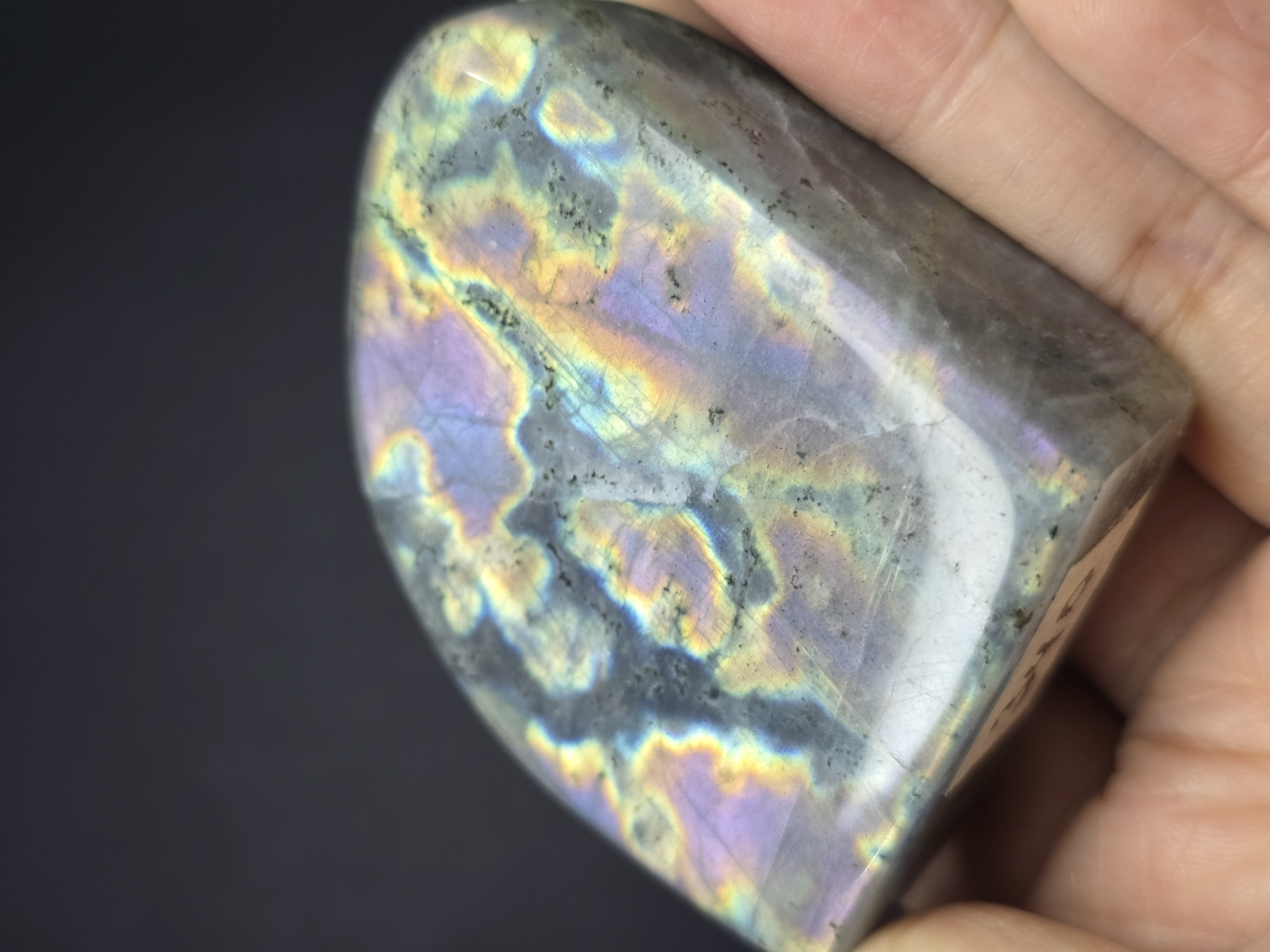 Labradorite / Đá Xà Cừ / Hắc Nguyệt Quang Ánh Tím Xanh Sunset Dạng Freeform Để Bàn