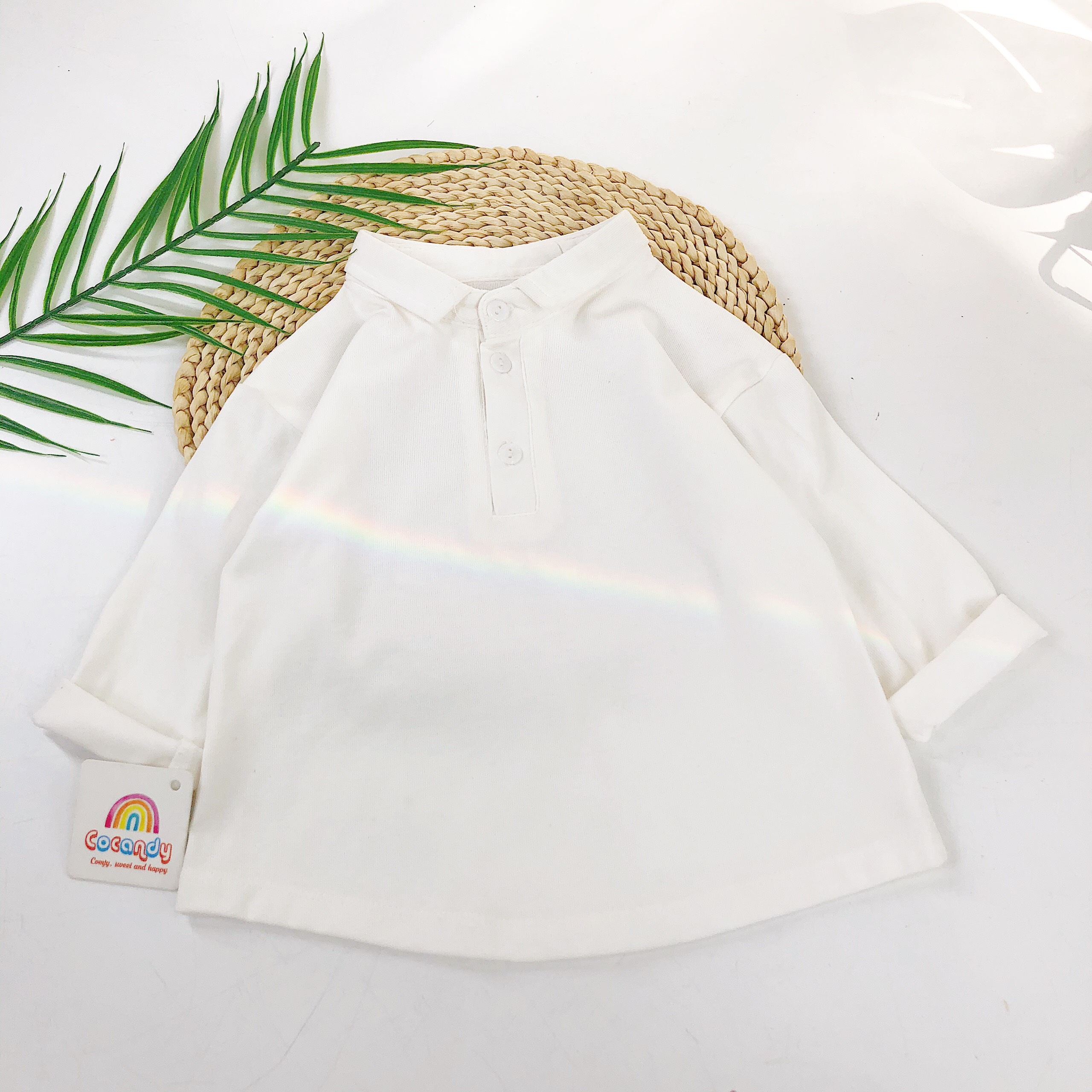 Áo thun trắng có cổ dài tay_thumbnail_0