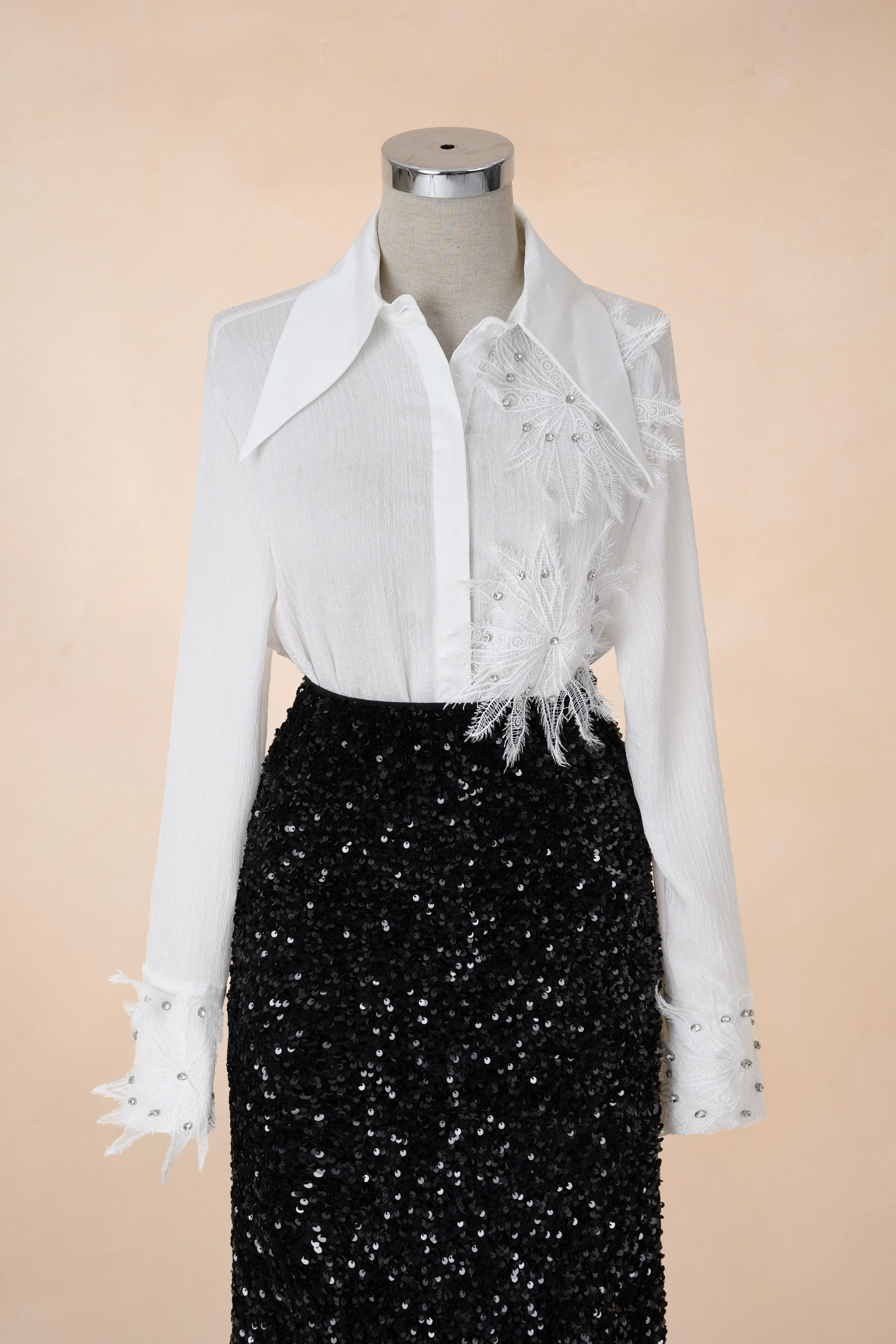 Sơ Mi Cổ Nhọn Hoa Đính Đá