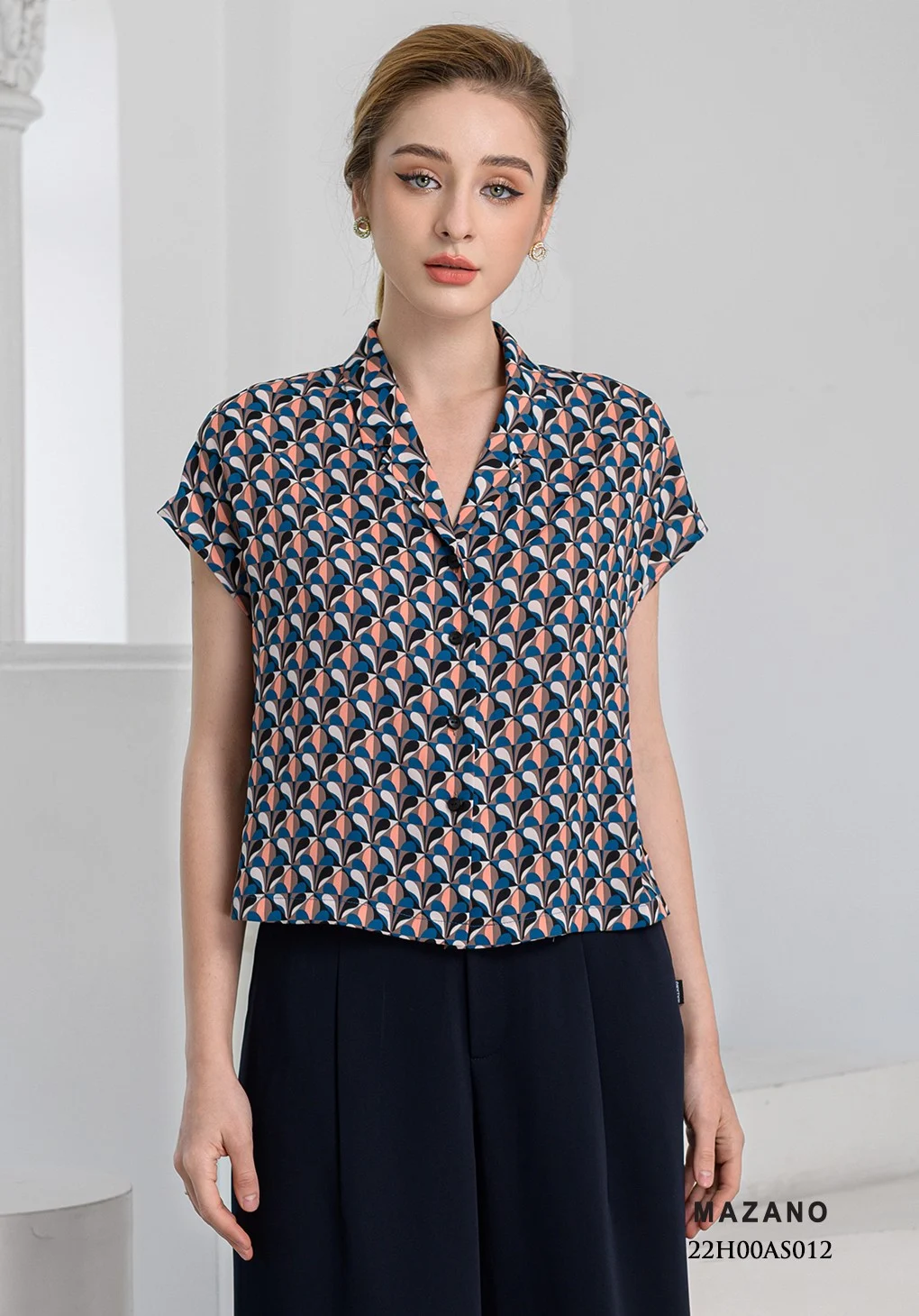 Áo croptop họa tiết cổ 2 ve cách điệu