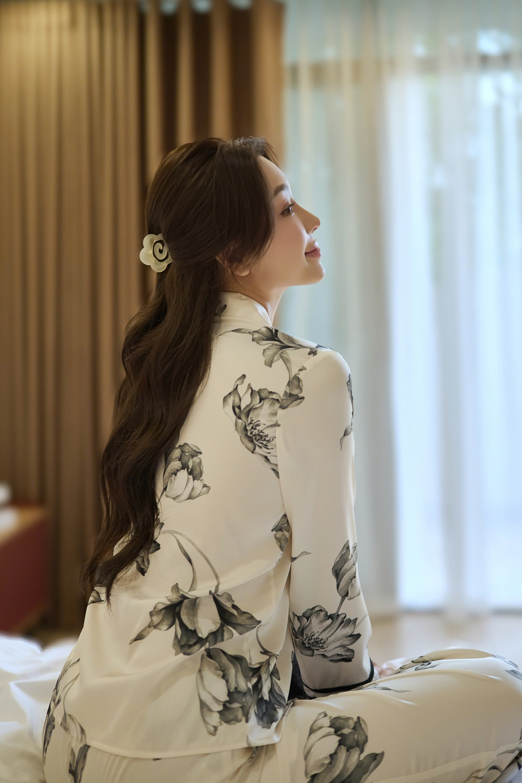 Bộ lụa áo dài tay, quần dài BN554_thumbnail_2