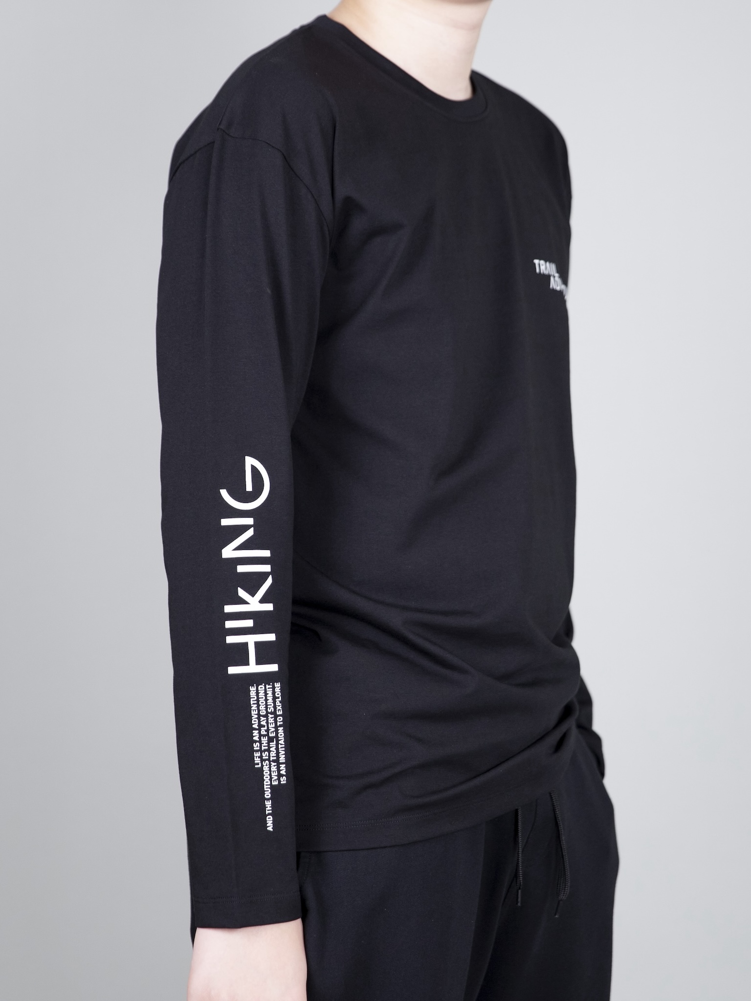 Áo phông dài tay đen in chữ trắng_thumbnail_1