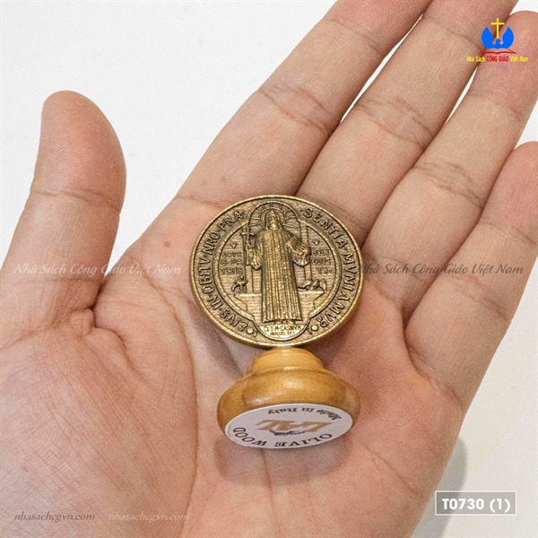 Thánh giá Biển Đức trừ tà để bàn Italia_thumbnail_2