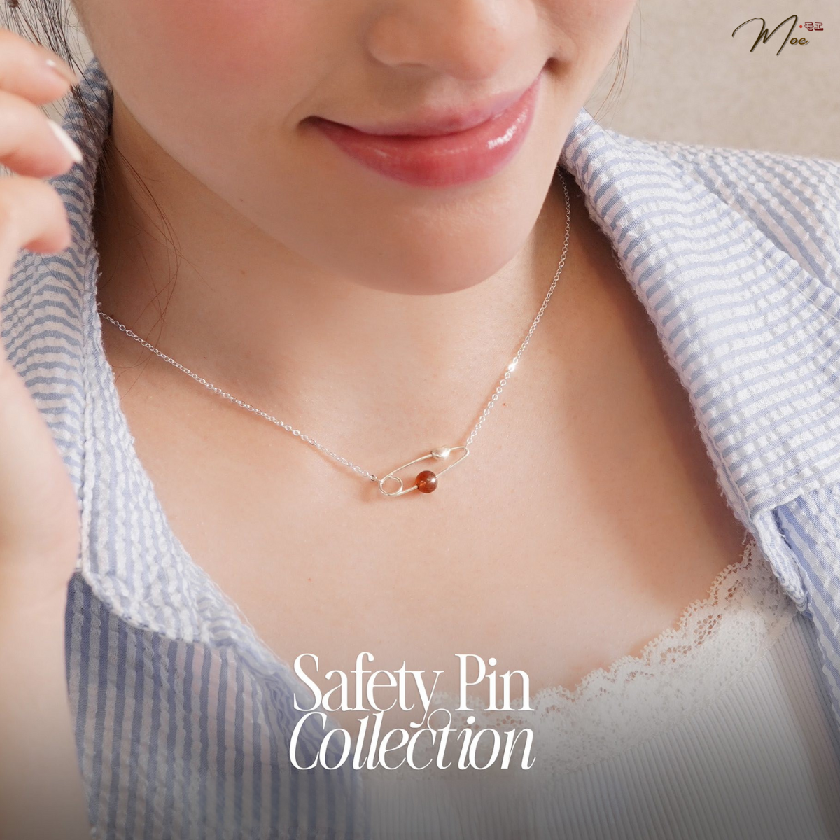 D271 - Dây chuyền safetypin xỏ đá tự nhiên (có nơ/không nơ)_thumbnail_2