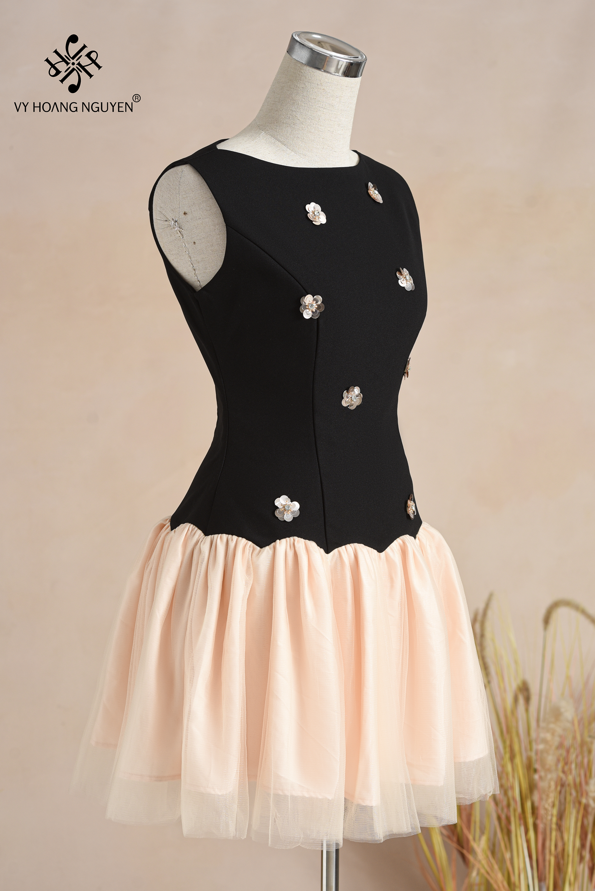 Đầm Xòe Phối Lưới Đính Hoa_thumbnail_3