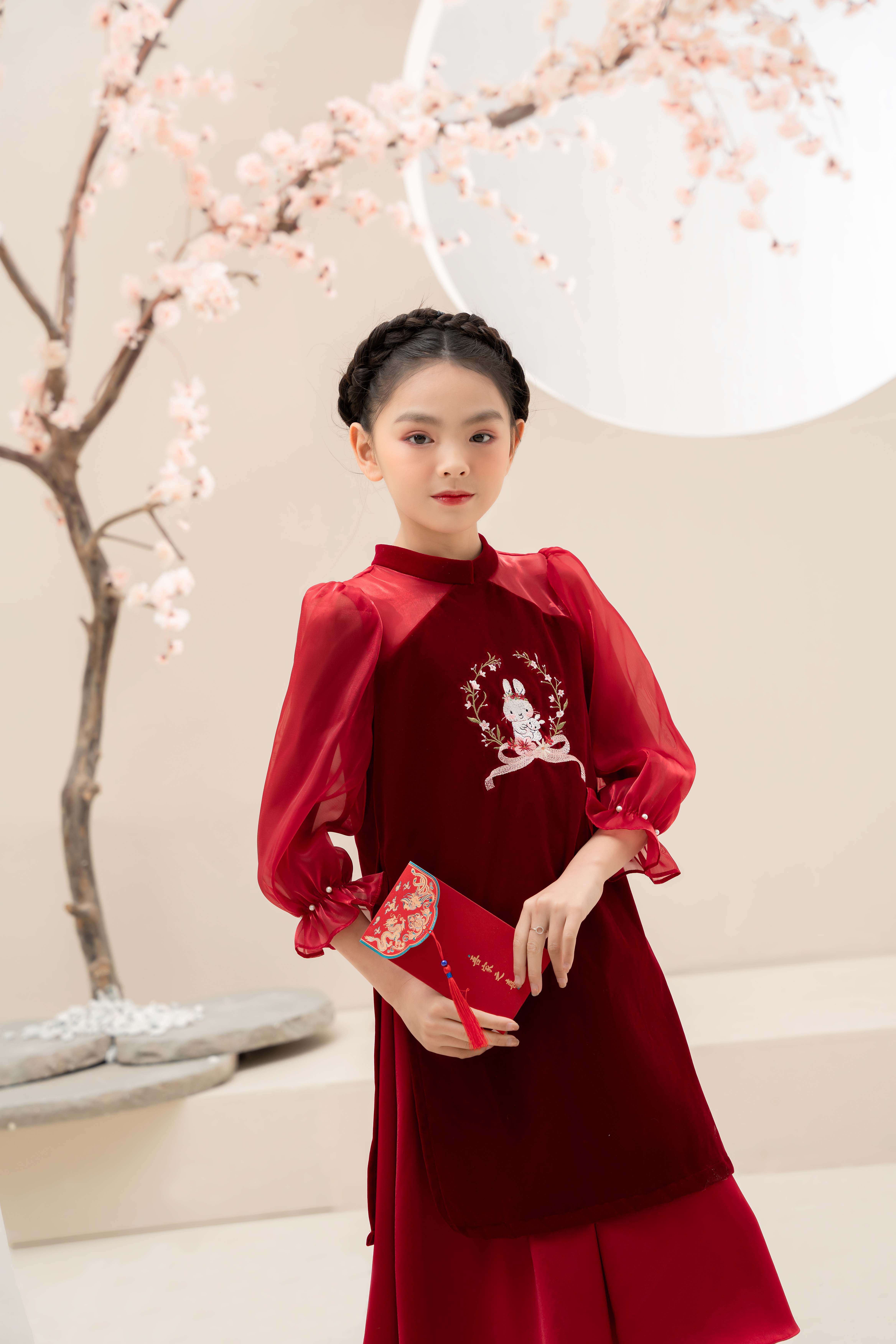 Áo dài thêu thỏ tay đính trai_thumbnail_5