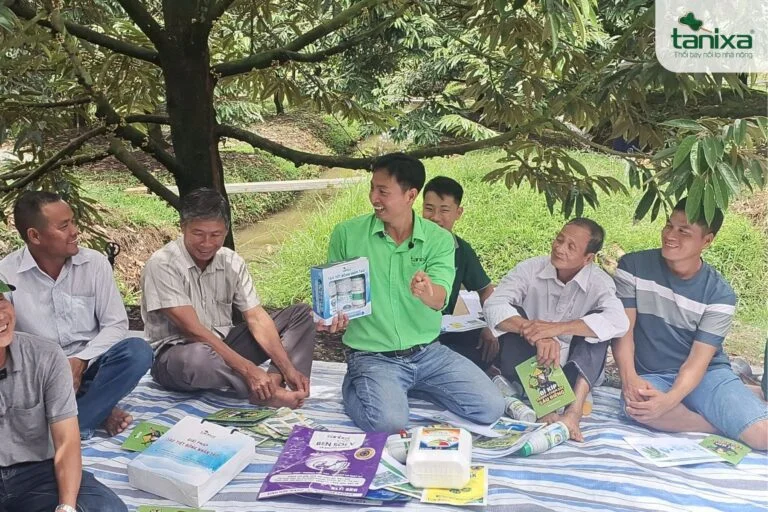 Hội thảo đầu bờ: Tham quan vườn sầu riêng 6 năm tuổi áp dụng quy trình làm bông nghịch vụ Tanixa
