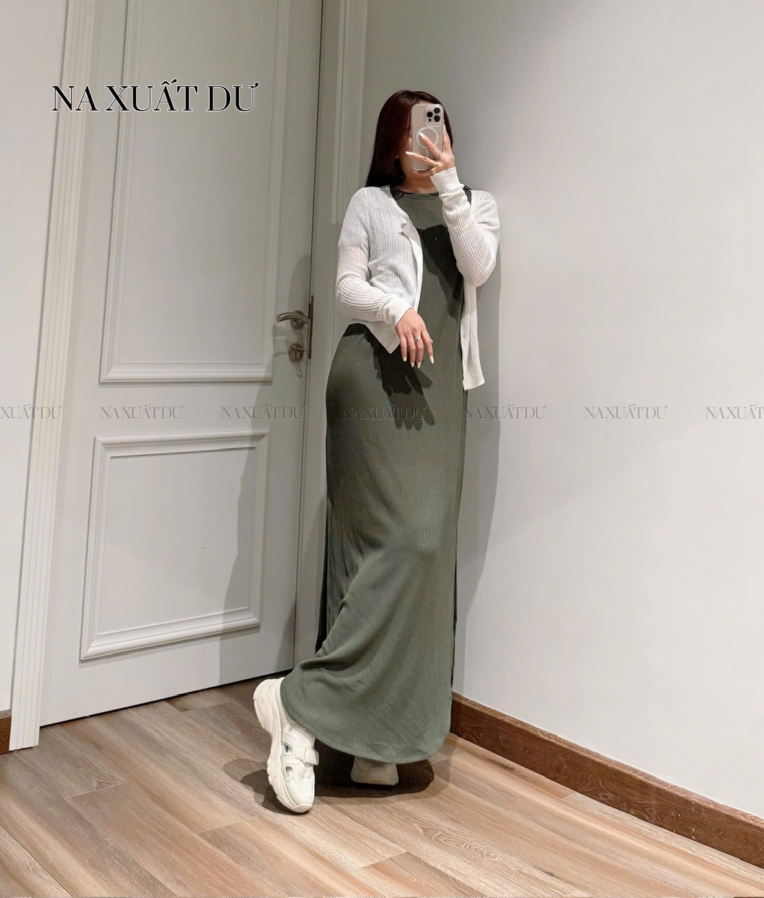 Đầm dài suông xẻ tà nữ 