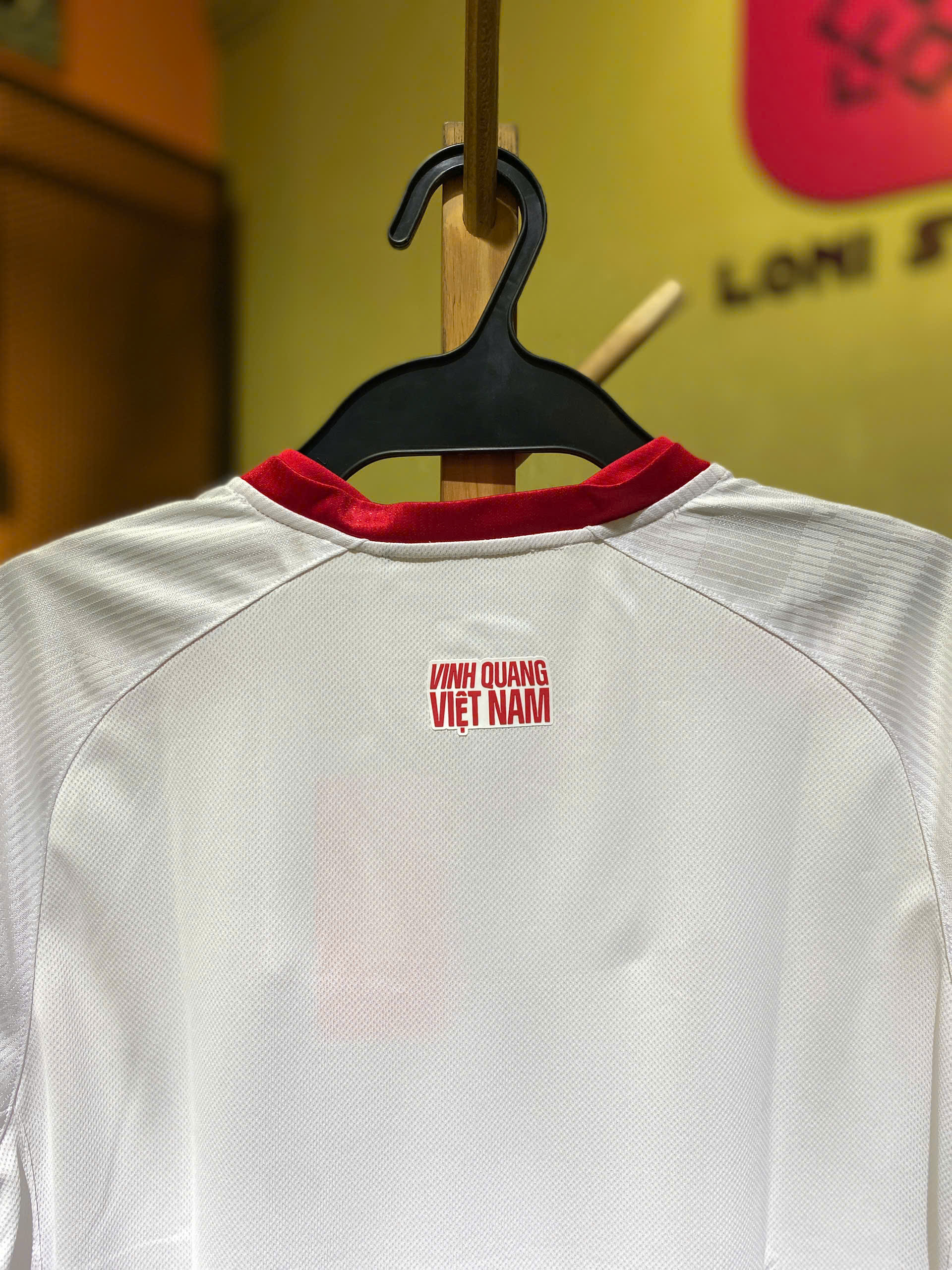 Áo đội tuyển Việt Nam sân khách trắng 2025 PLAYER_thumbnail_2