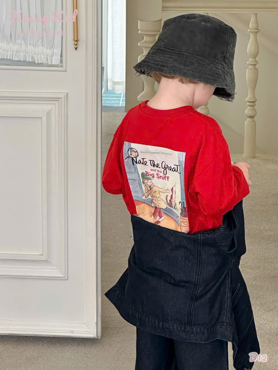 (B12) áo thun đỏ hoạ tiết lưng