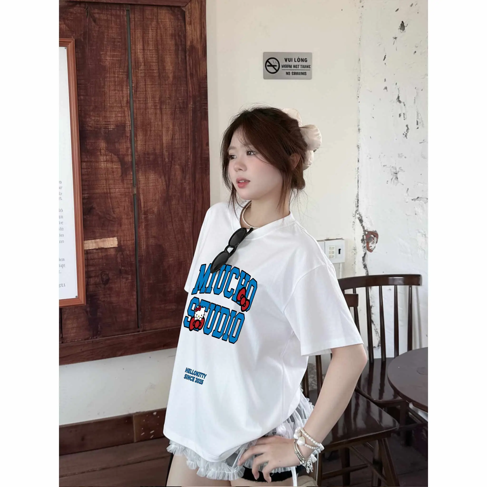 Áo thun boxy Miucho Studio chất vải thoáng mát mềm mại in chữ local brand hình Kitty nhiều màu 2803_thumbnail_6