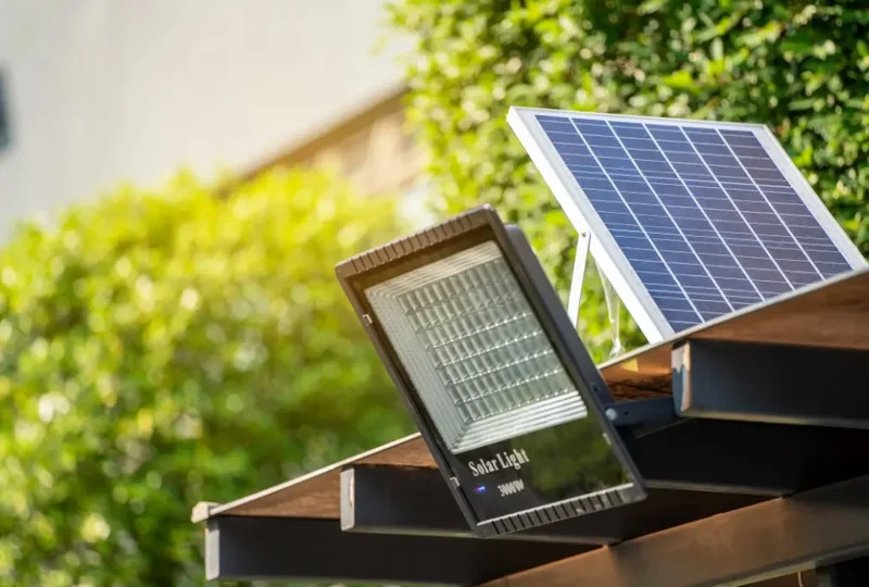 Kinh nghiệm mua đèn năng lượng mặt trời loại nào tốt, bền và phù hợp nhu cầu