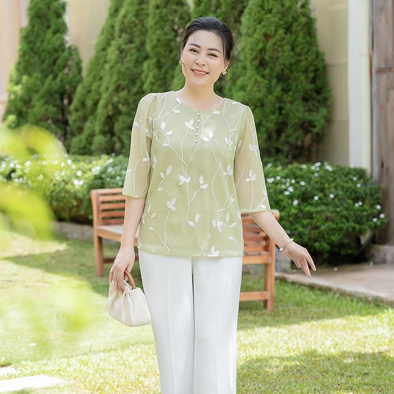 GUMOM - Áo Kiểu Trung Niên U50 U60 Cao Cấp Cổ Tròn Tay Lỡ Thêu Hoa Sang Trọng Cho Nữ - Women Nhung Kem Nho_thumbnail_1