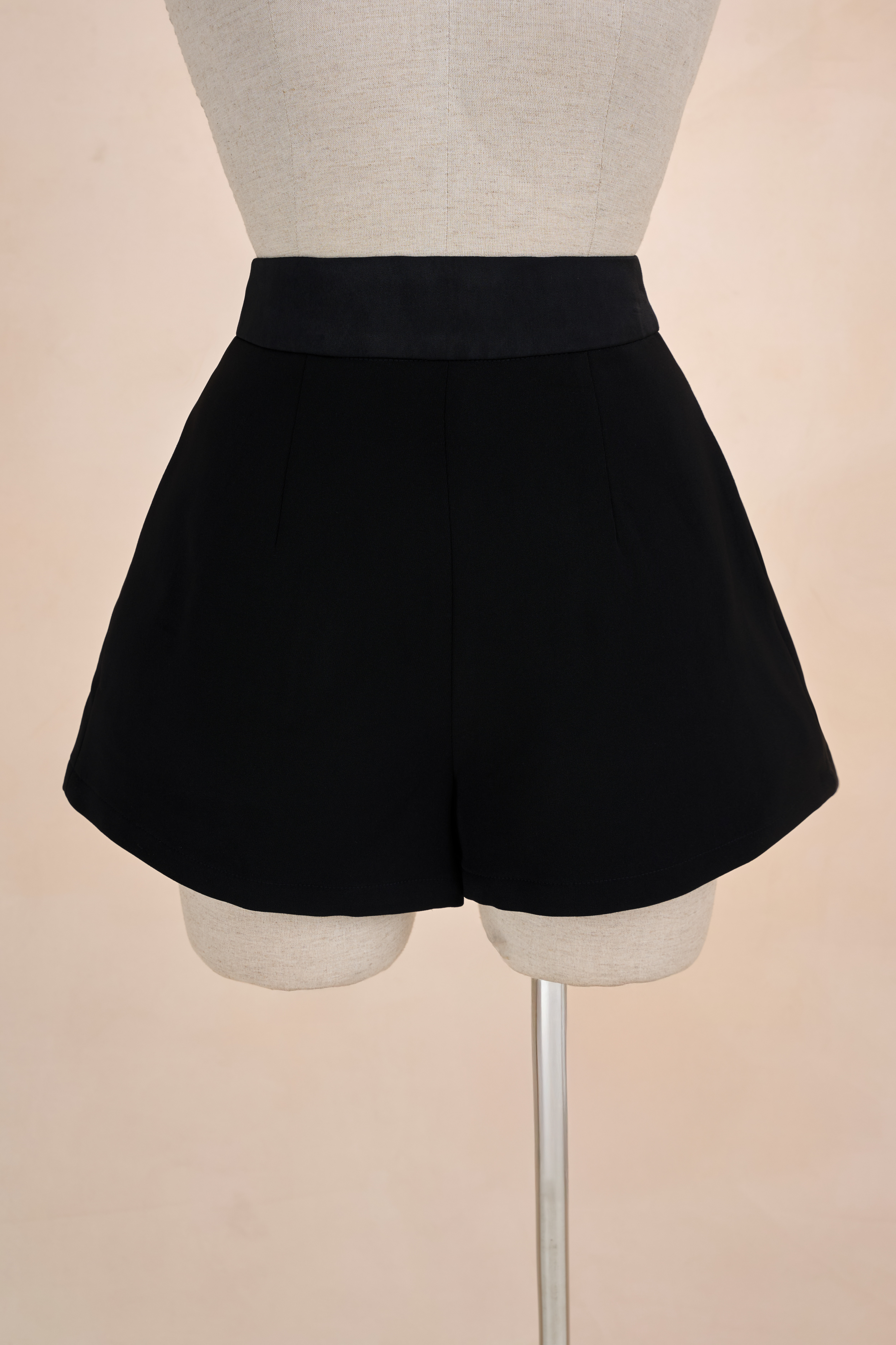 Quần Short Cạp Lụa