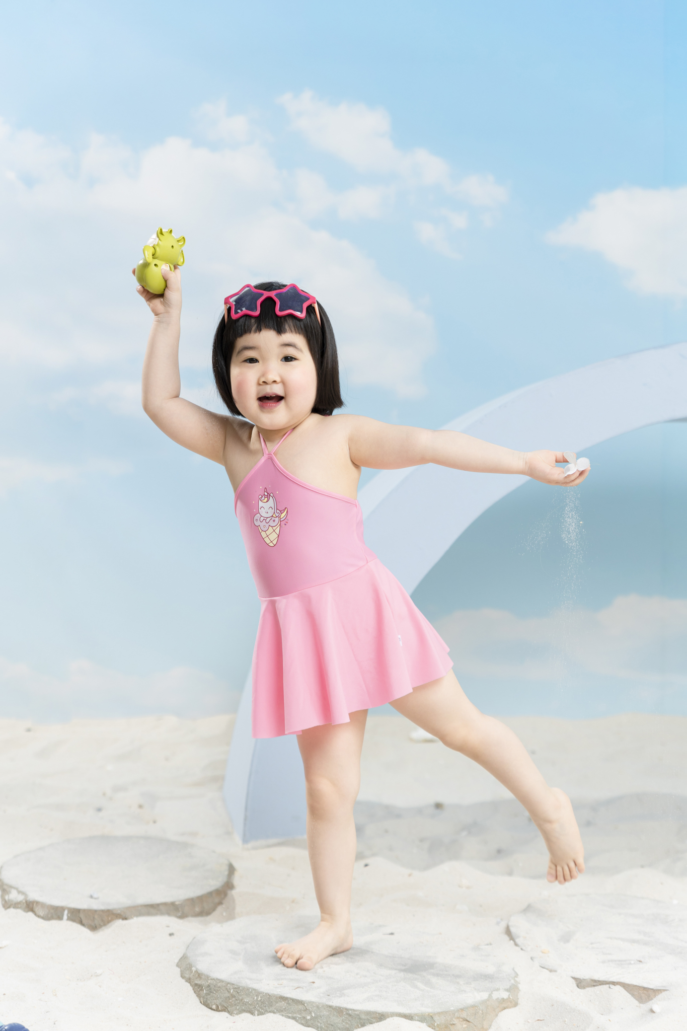 Bộ bơi cổ yếm váy xoè