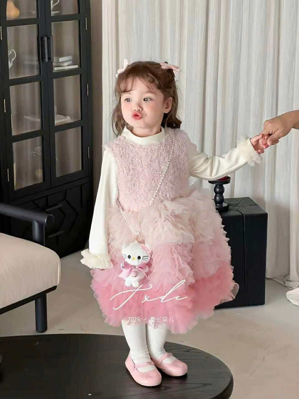 (V86) Váy công chúa màu hồng kèm dây đeo Kitty