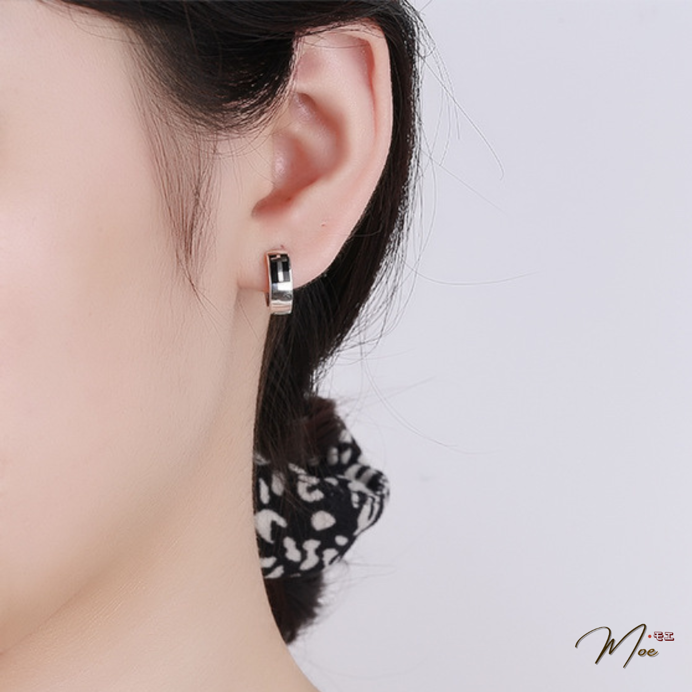 K269 - Khuyên tai thánh giá sơn đen unisex_thumbnail_3