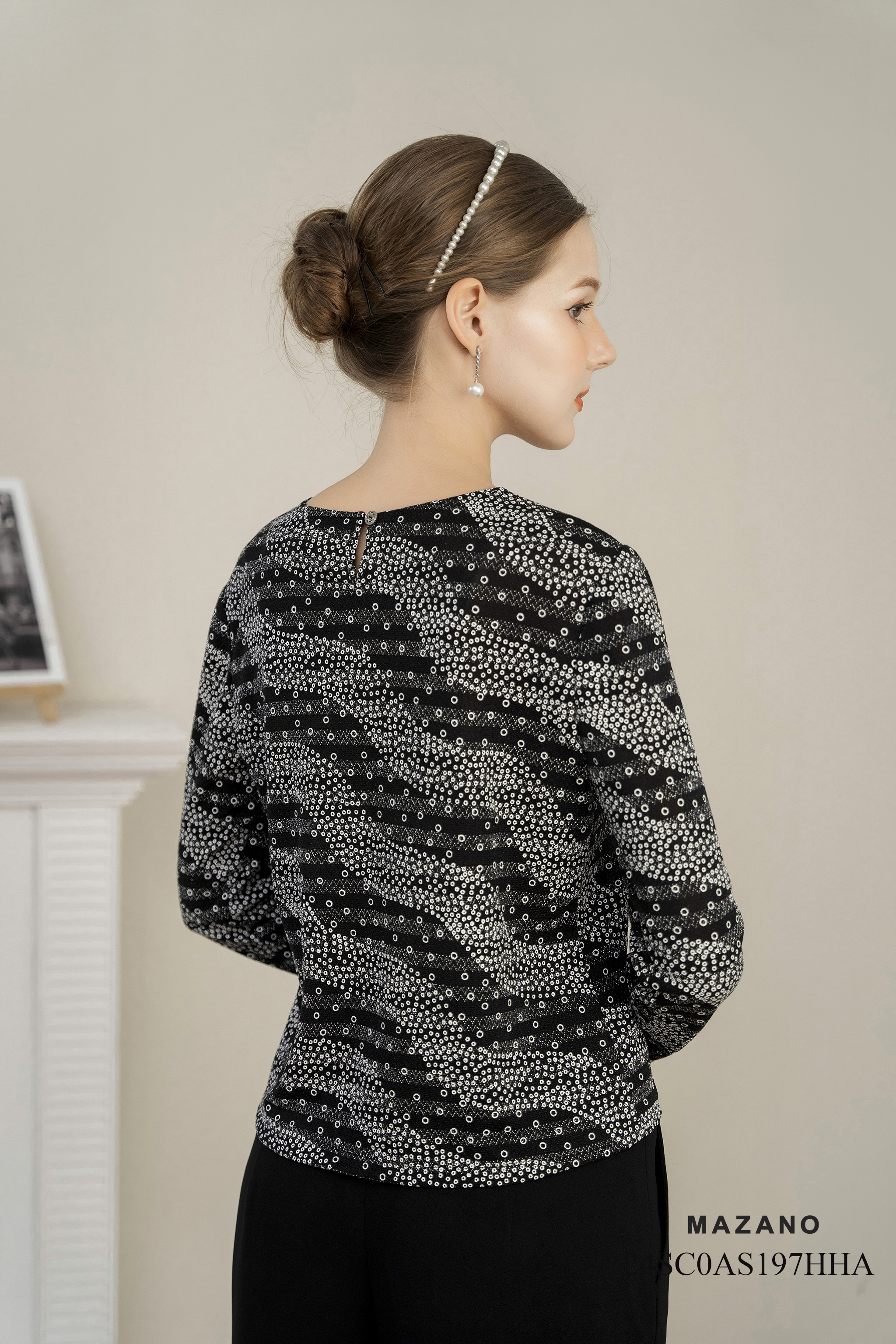 Áo top Suông Vải len nhũ Cổ tròn Tay dài Dáng lửng_thumbnail_3