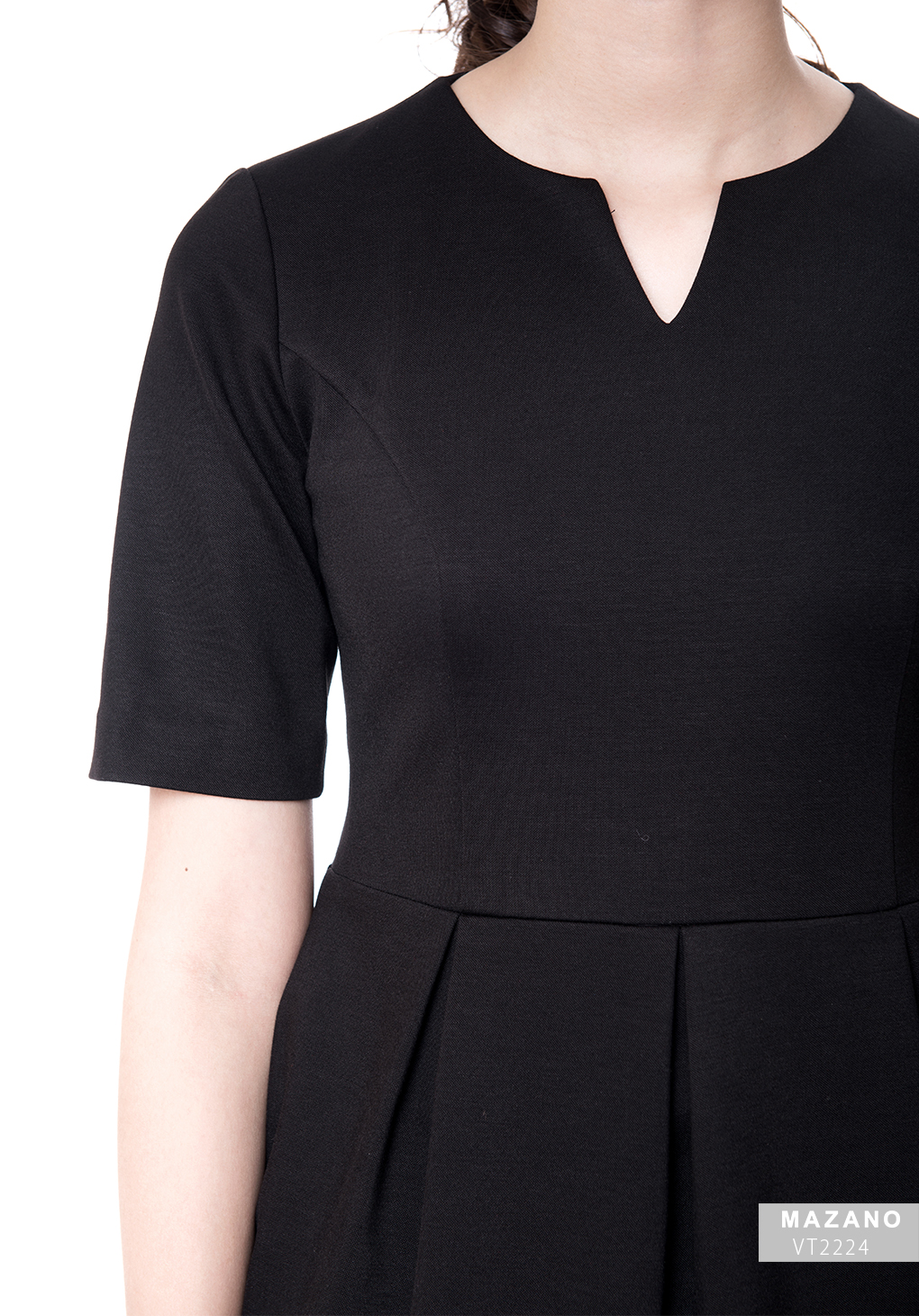 Đầm đen xòe khoét cổ_thumbnail_4