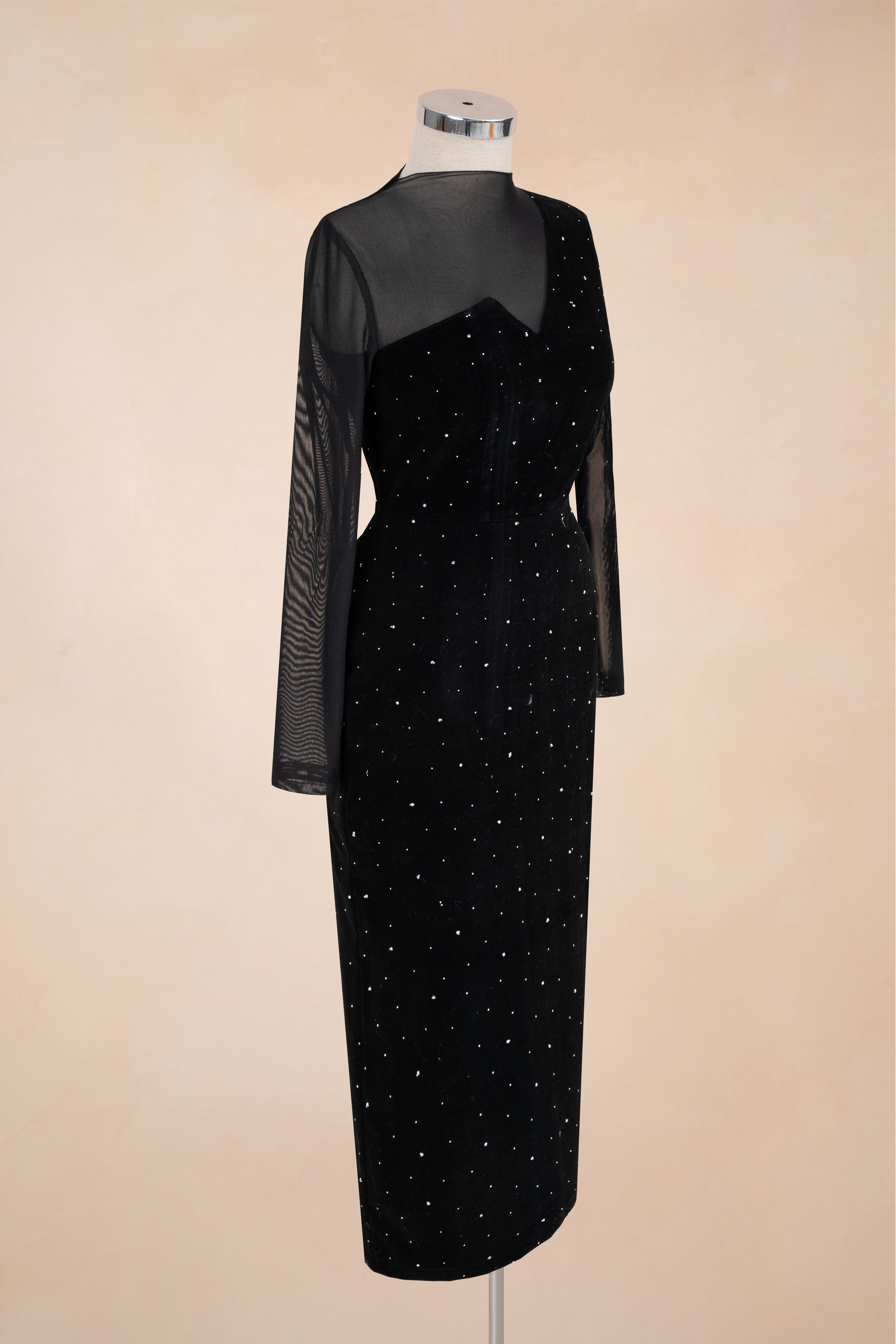 Đầm Bút Chì Chấm Đá Phối Lưới