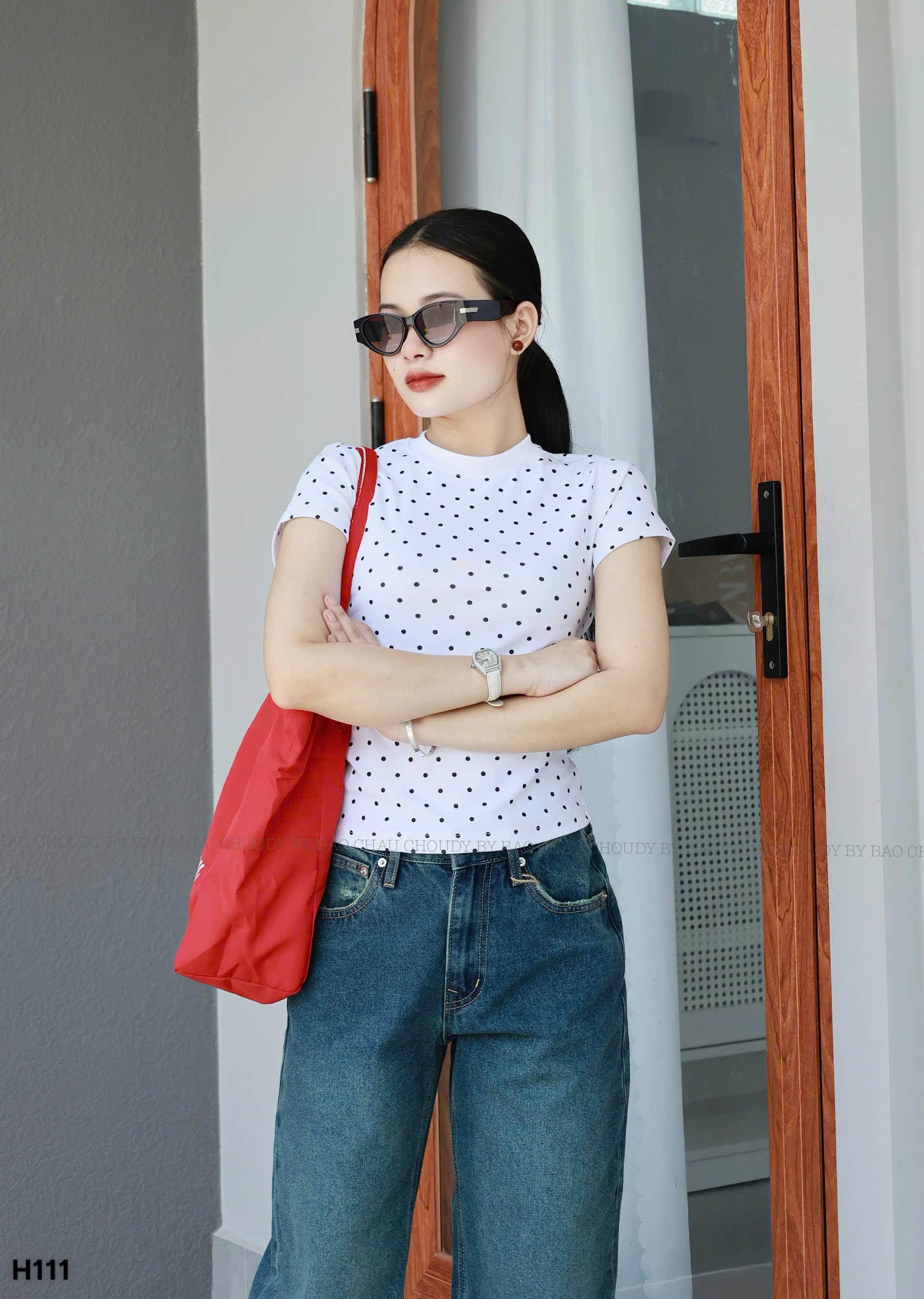 H111 ÁO THUN TRẮNG CHẤM BI