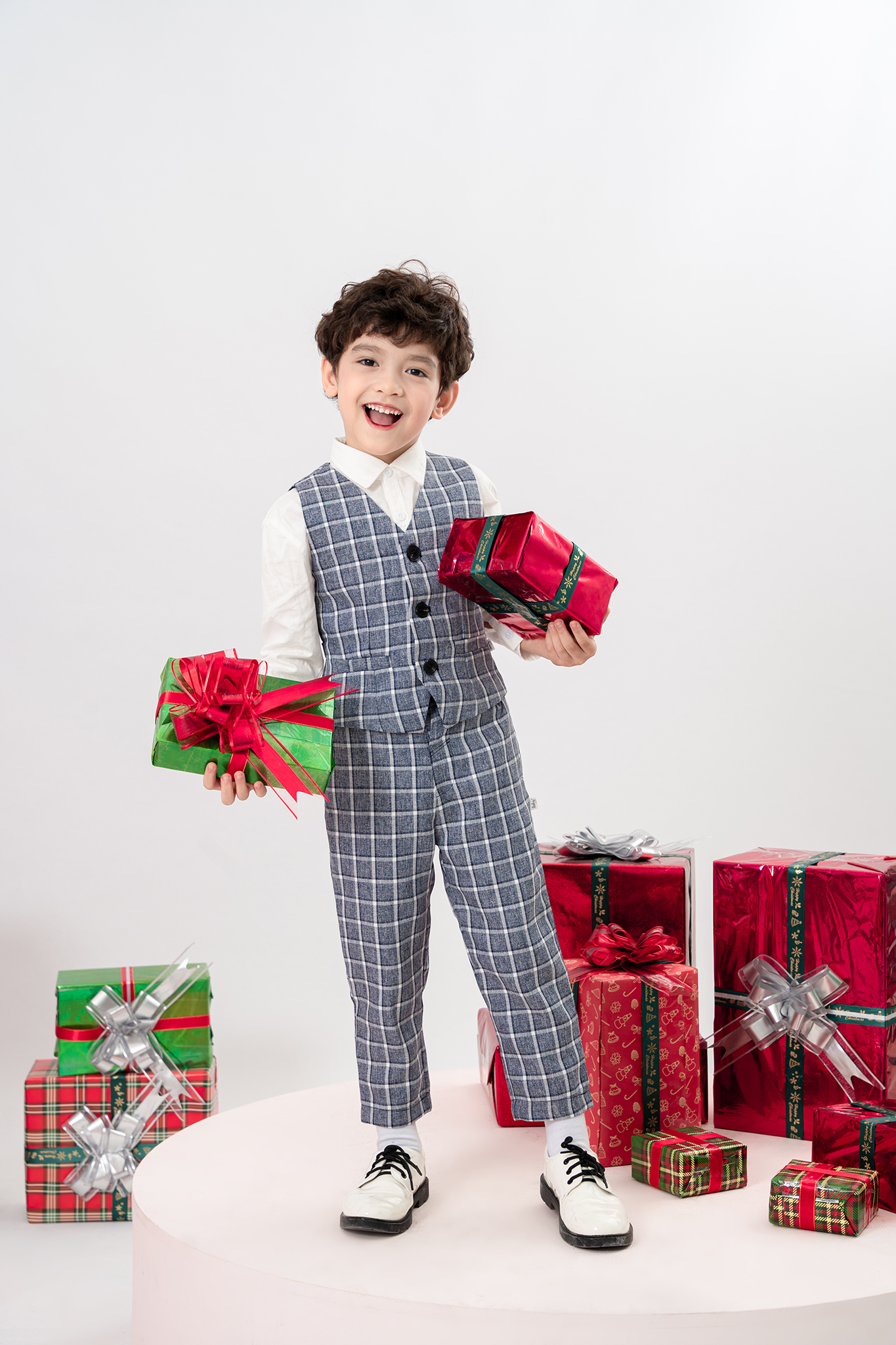 Áo gile bé trai vạt nhọn_thumbnail_0